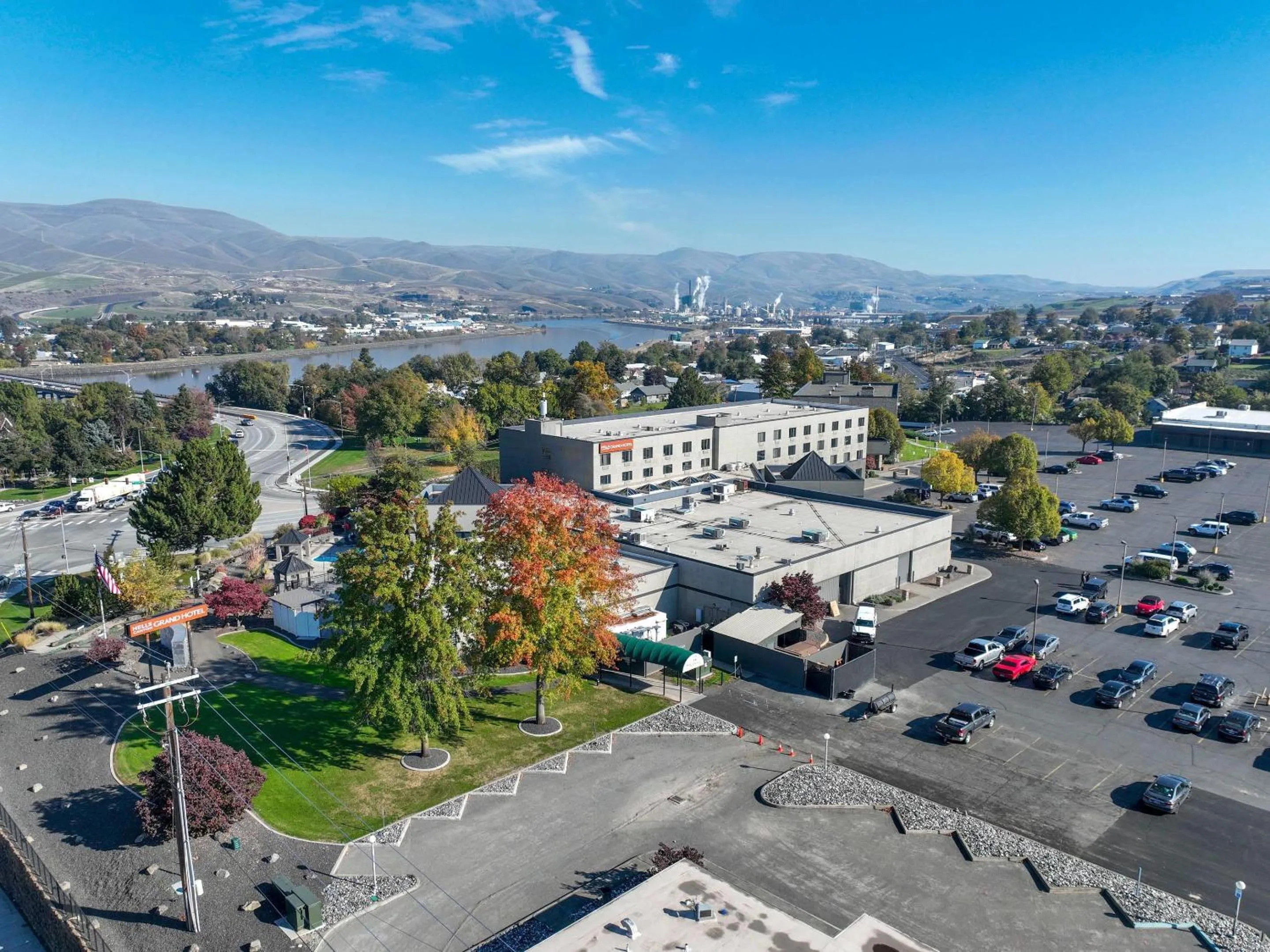Property building in Hells Canyon Grand Hotel, an Ascend Collection Hotel