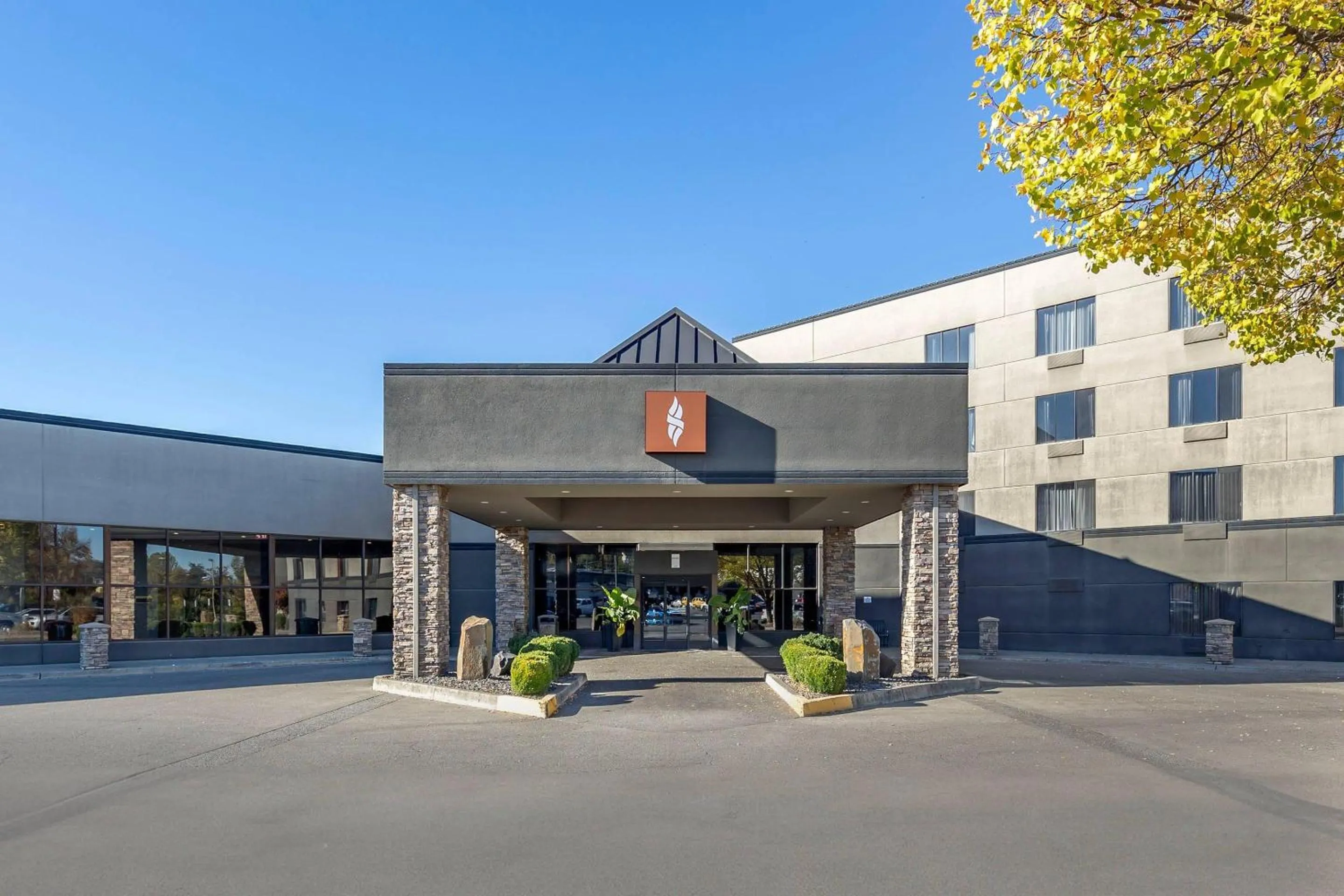 Property building in Hells Canyon Grand Hotel, an Ascend Collection Hotel