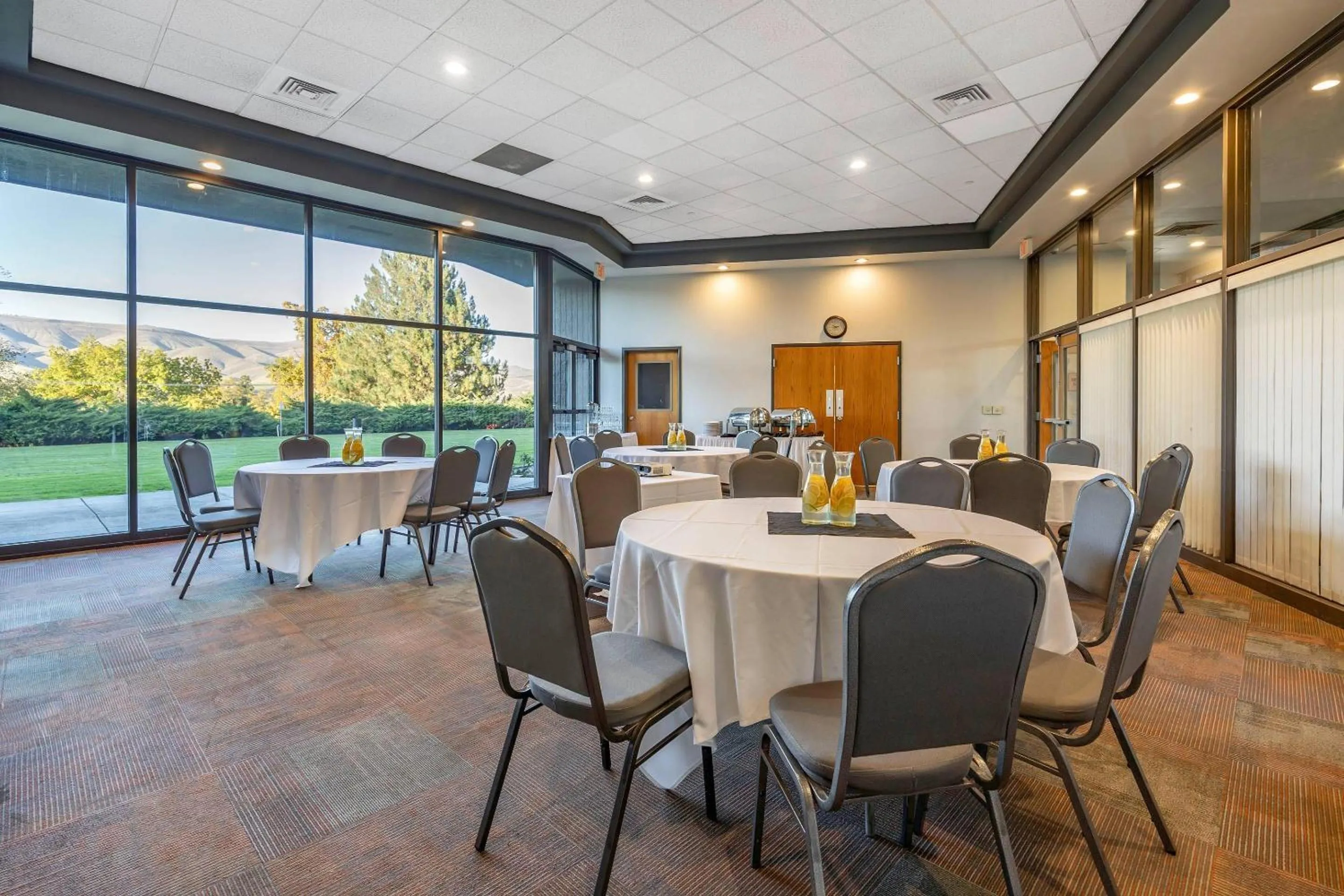 Meeting/conference room in Hells Canyon Grand Hotel, an Ascend Collection Hotel