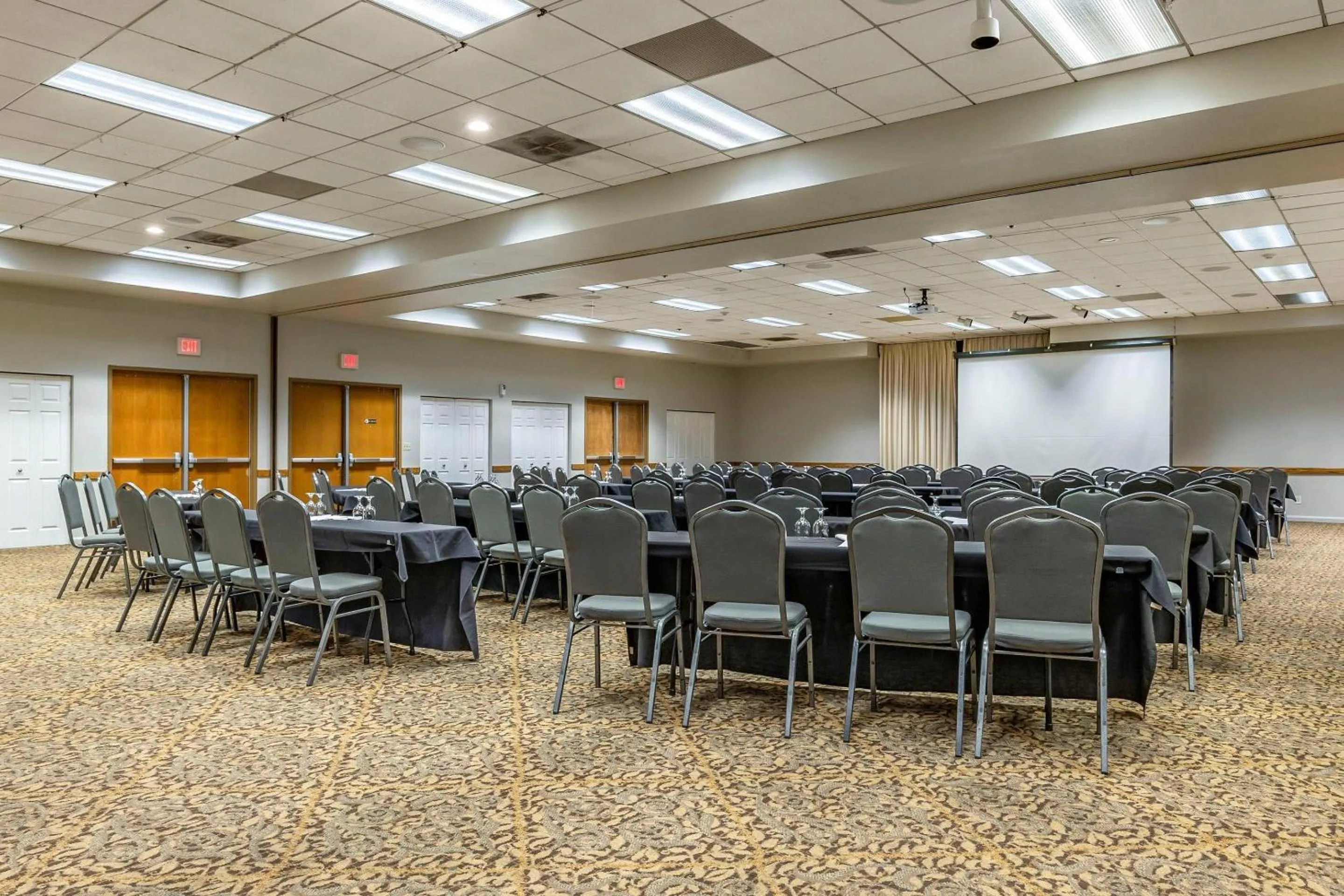 Meeting/conference room in Hells Canyon Grand Hotel, an Ascend Collection Hotel