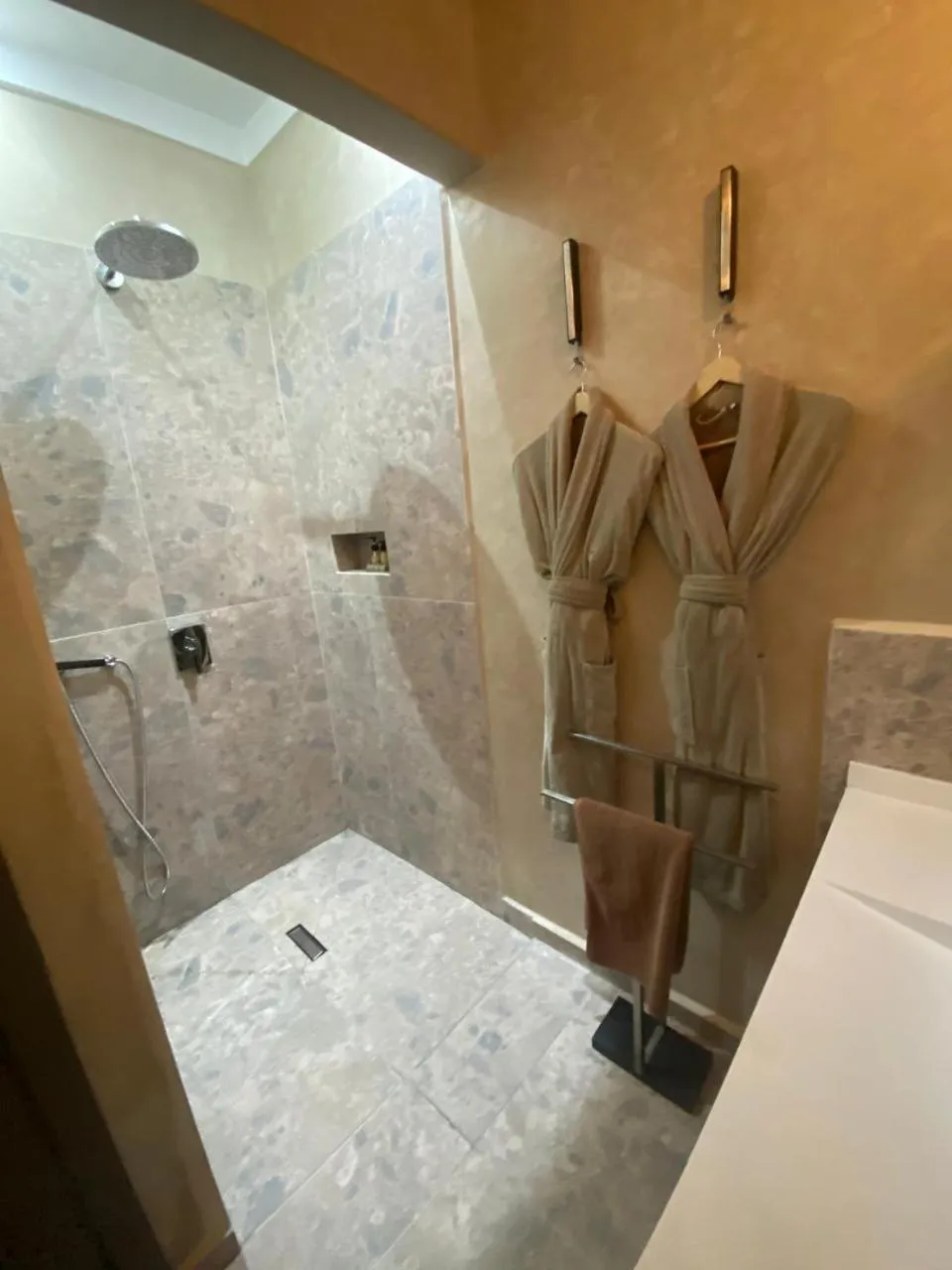 Shower in Riad Dar 73