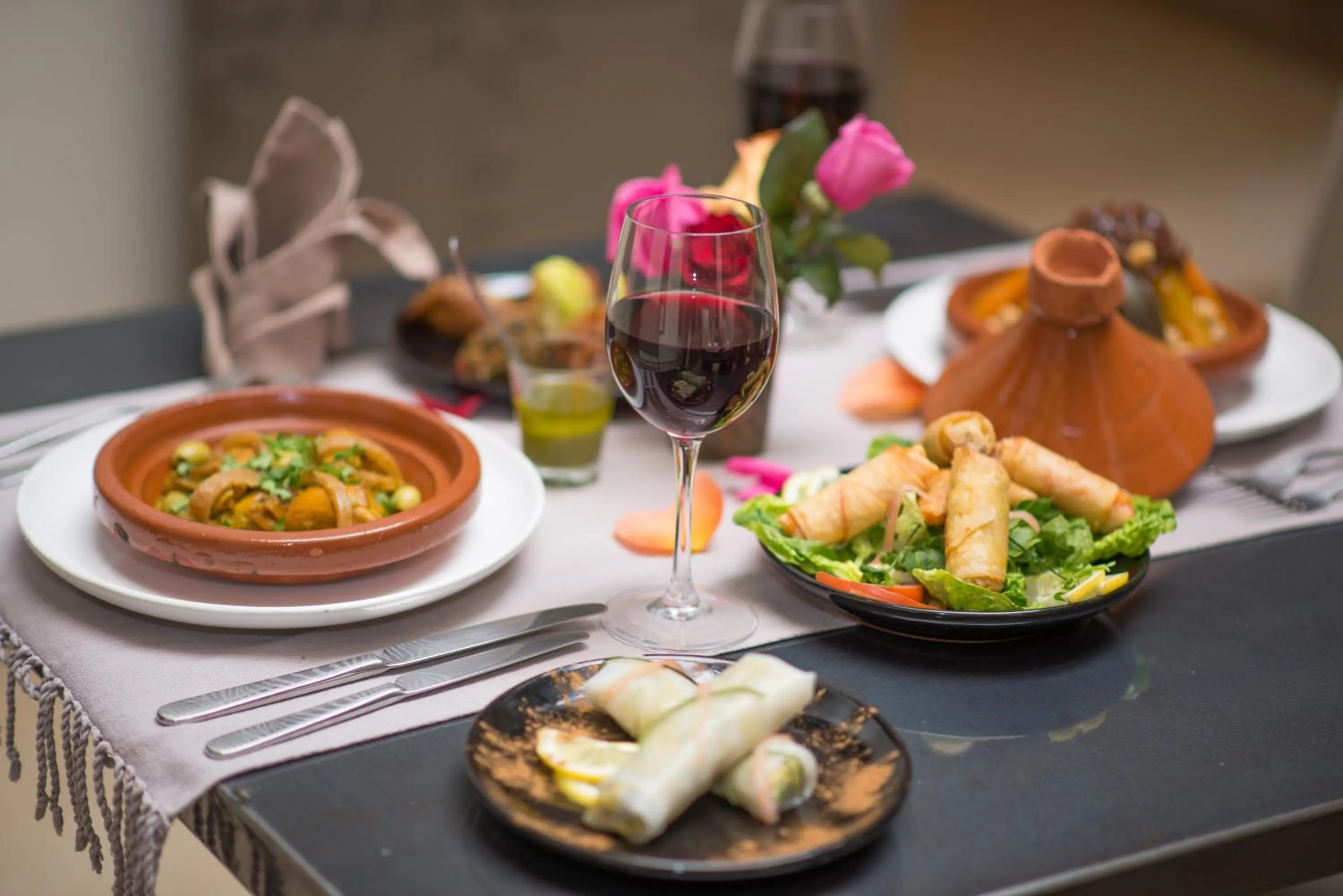 Restaurant/places to eat in Riad Dar 73