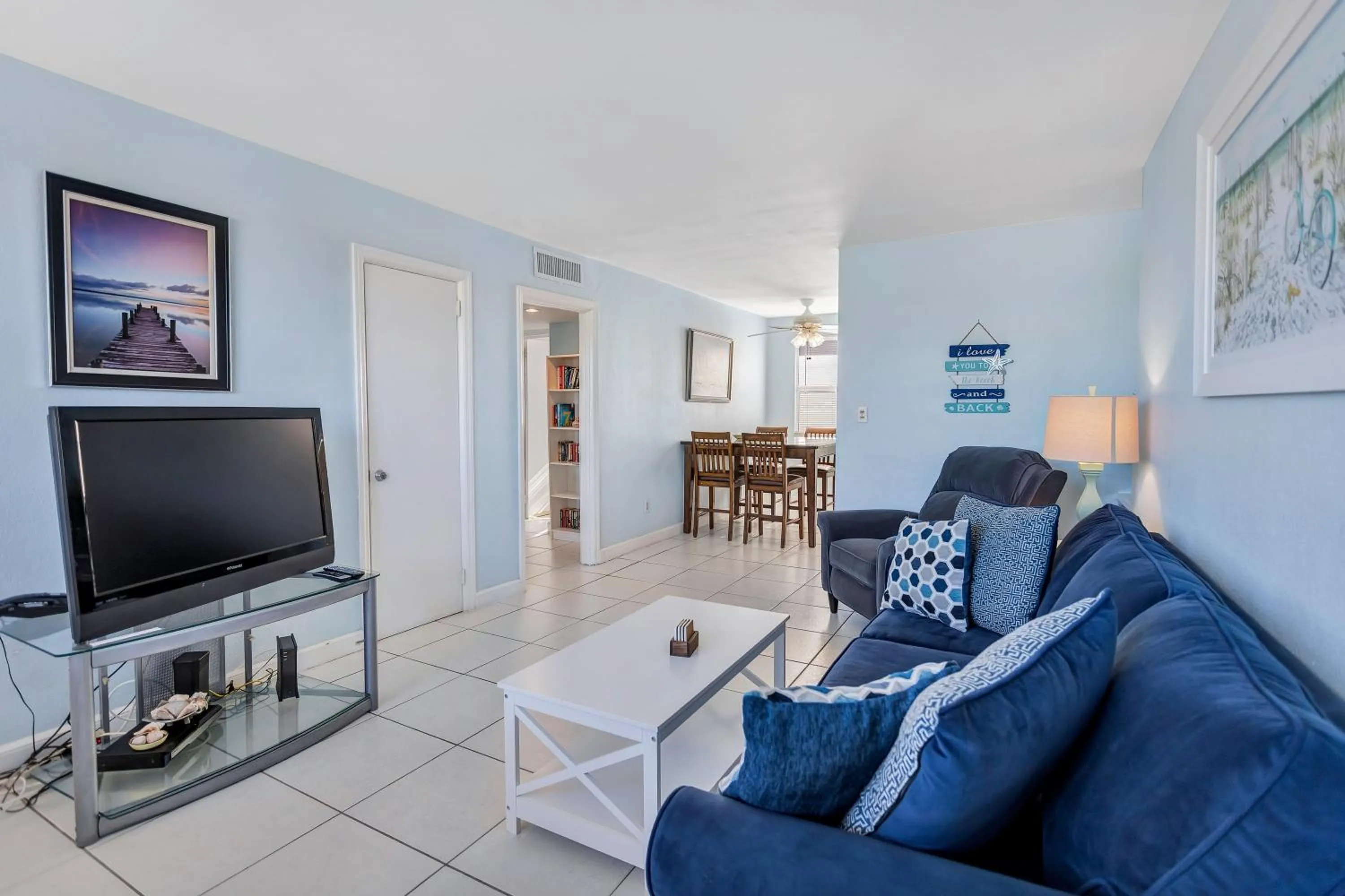 TV and multimedia in Gulf Winds Resort by Travel Resort Services