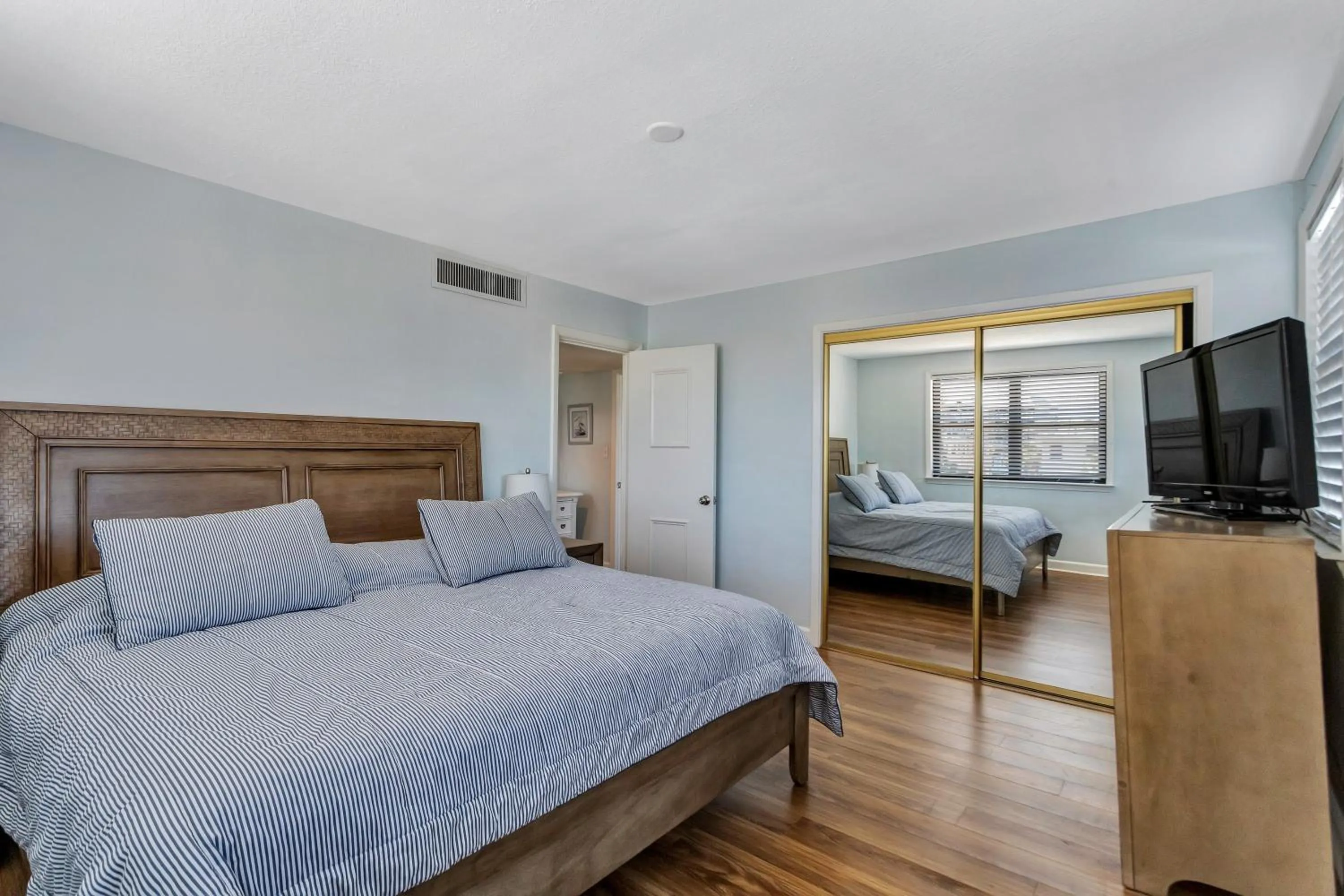 Bedroom, Bed in Gulf Winds Resort by Travel Resort Services