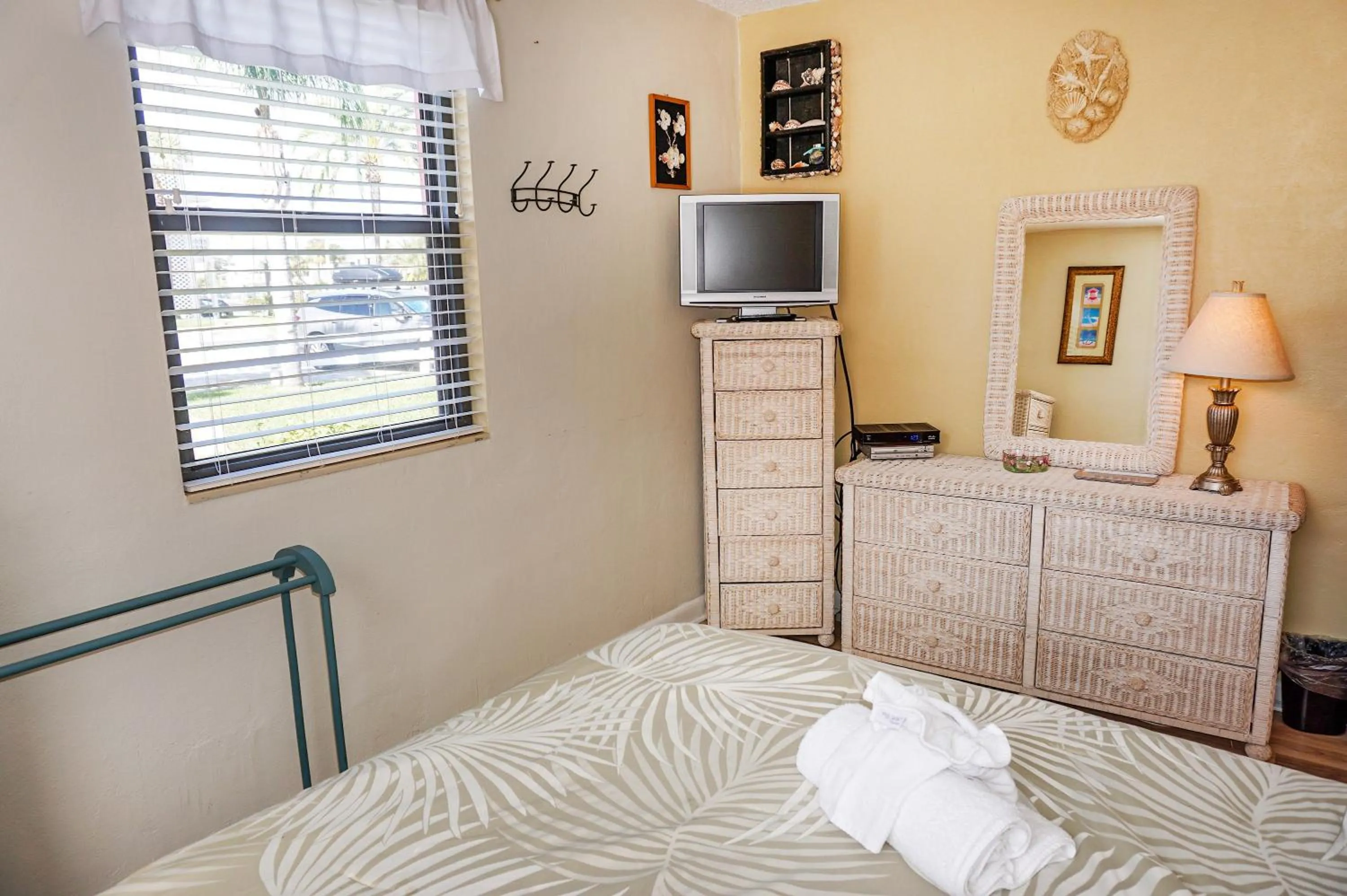 Bedroom, Bed in Gulf Winds Resort by Travel Resort Services