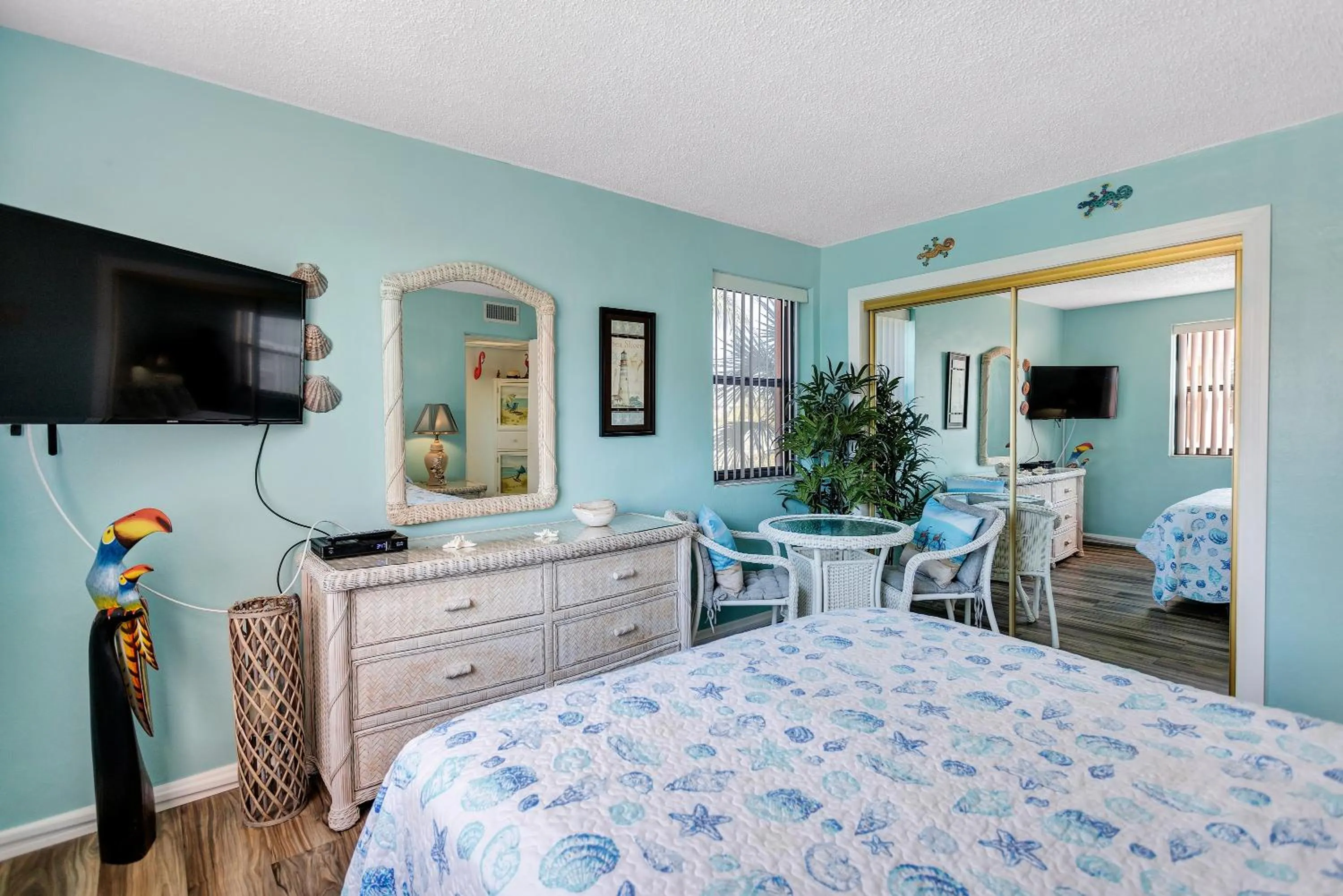 Seating area, Bed in Gulf Winds Resort by Travel Resort Services