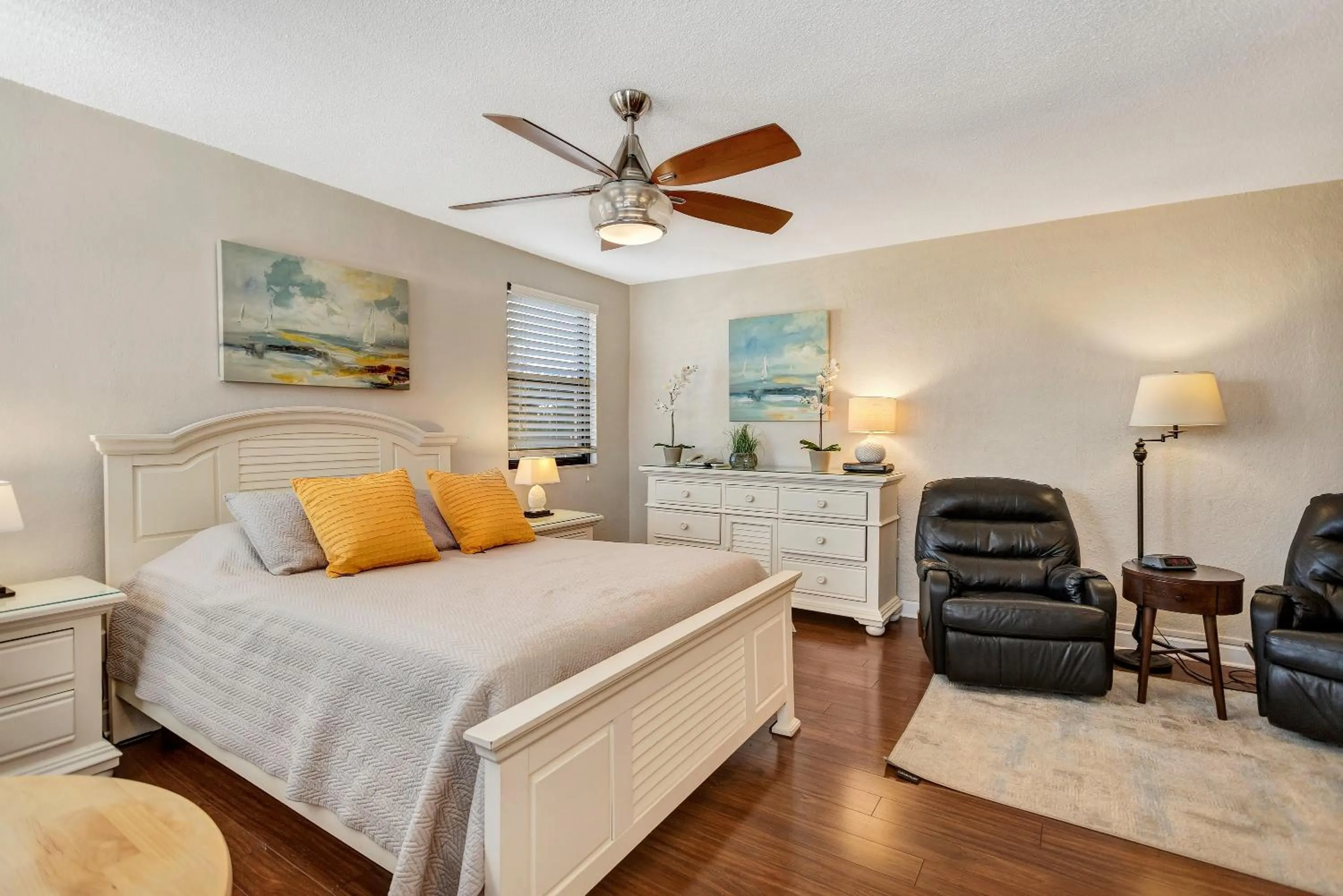 Photo of the whole room, Bed in Gulf Winds Resort by Travel Resort Services