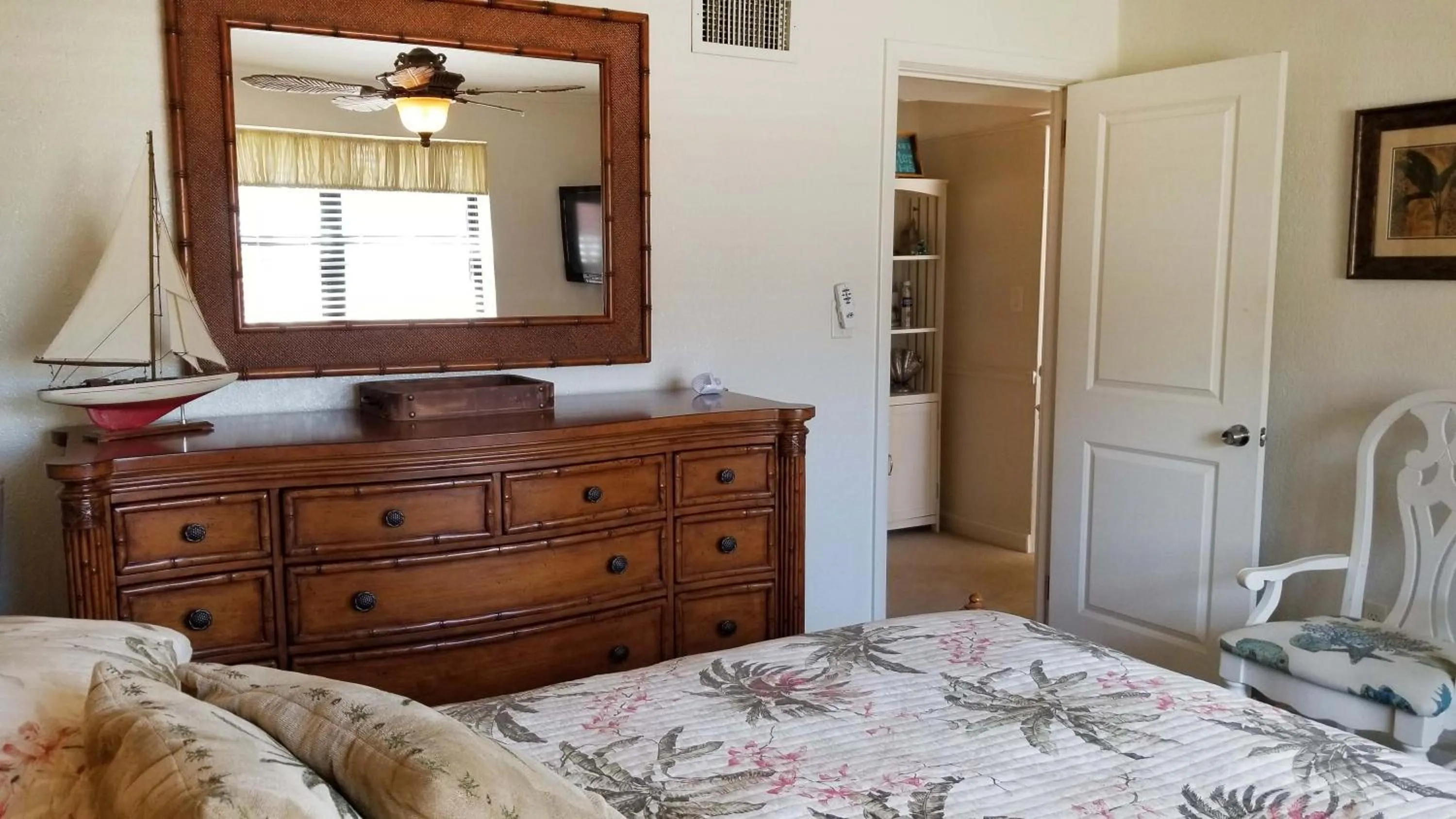 Bedroom, Bed in Gulf Winds Resort by Travel Resort Services