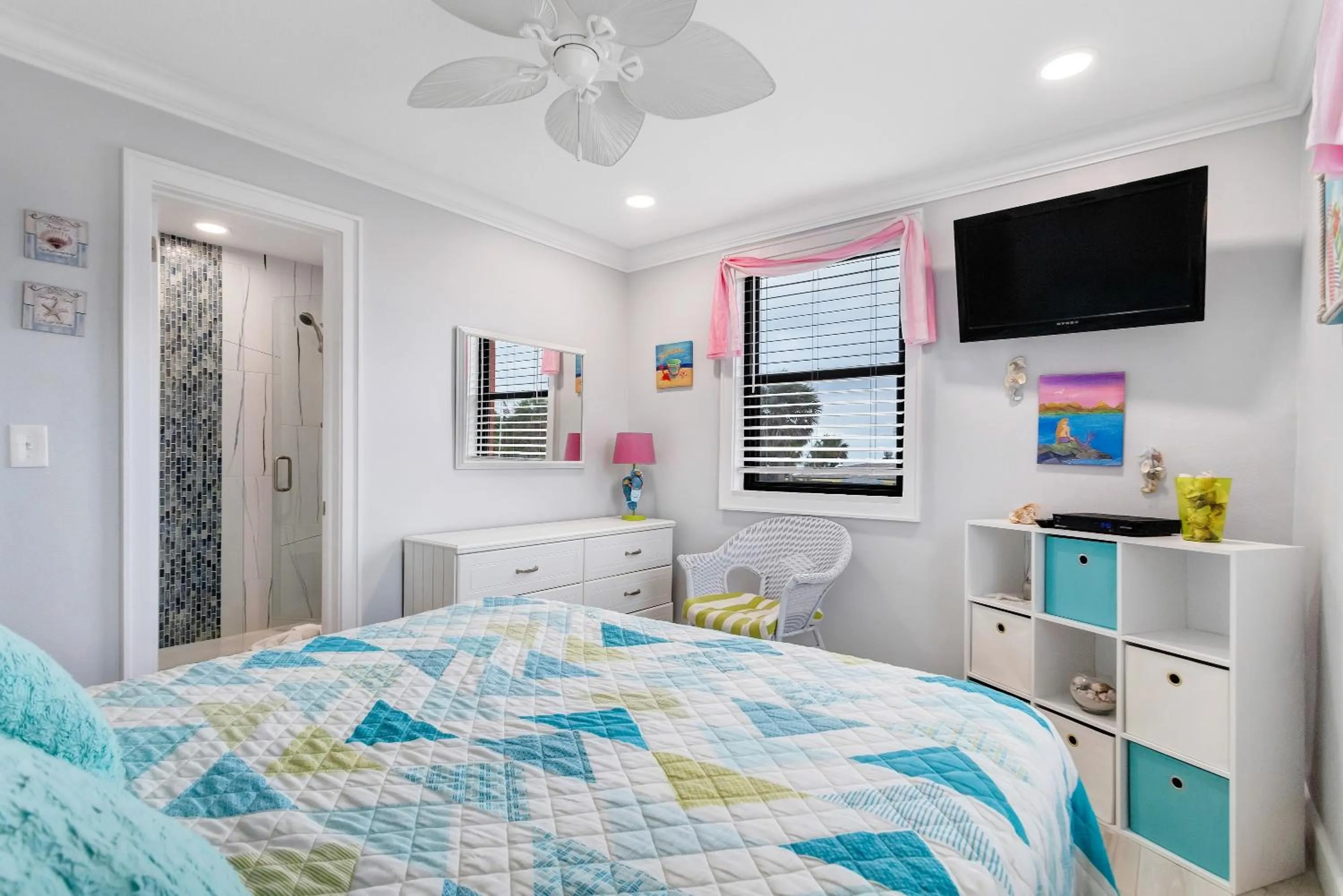 Bed in Gulf Winds Resort by Travel Resort Services