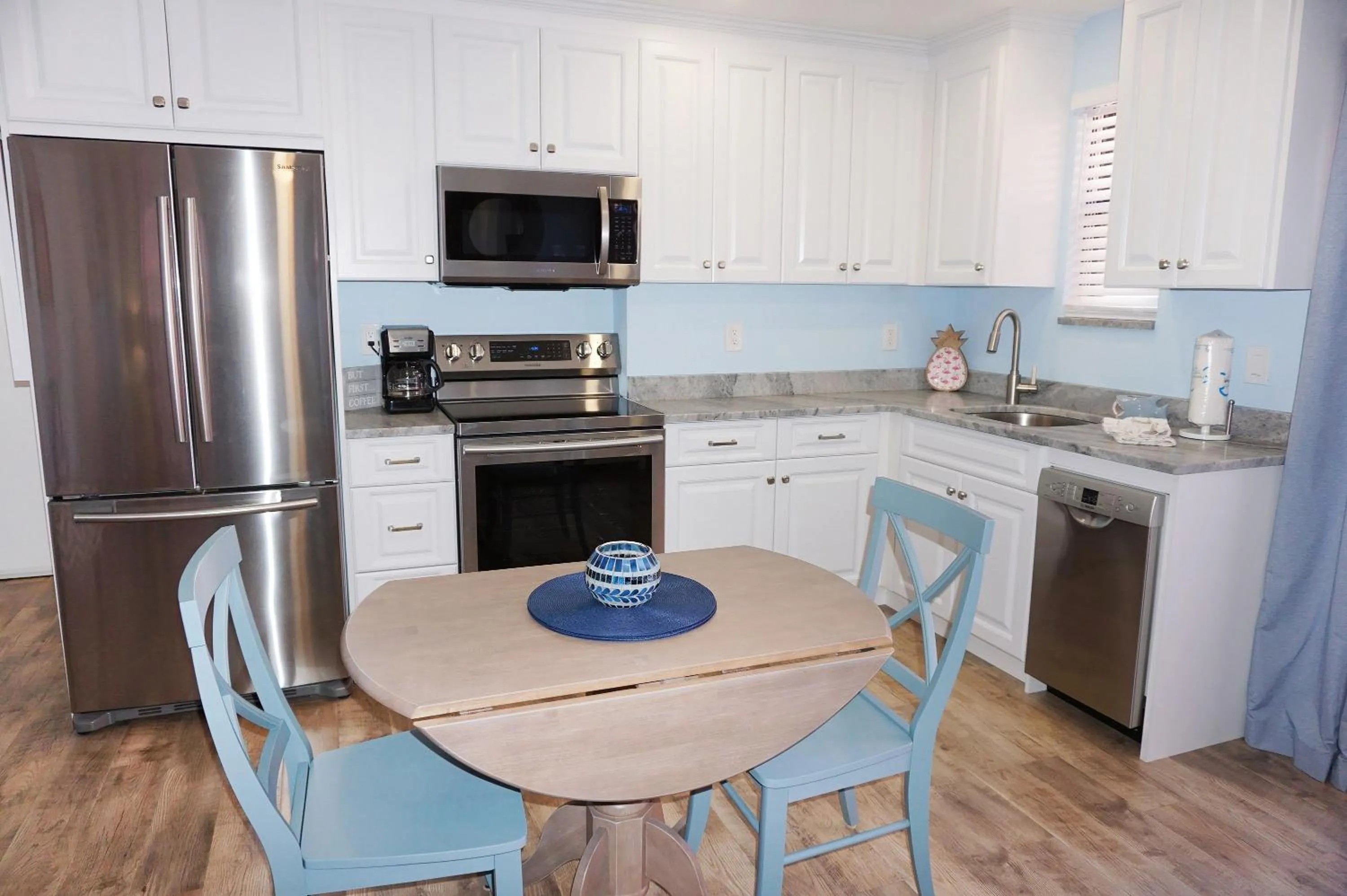 Kitchen or kitchenette in Gulf Winds Resort by Travel Resort Services