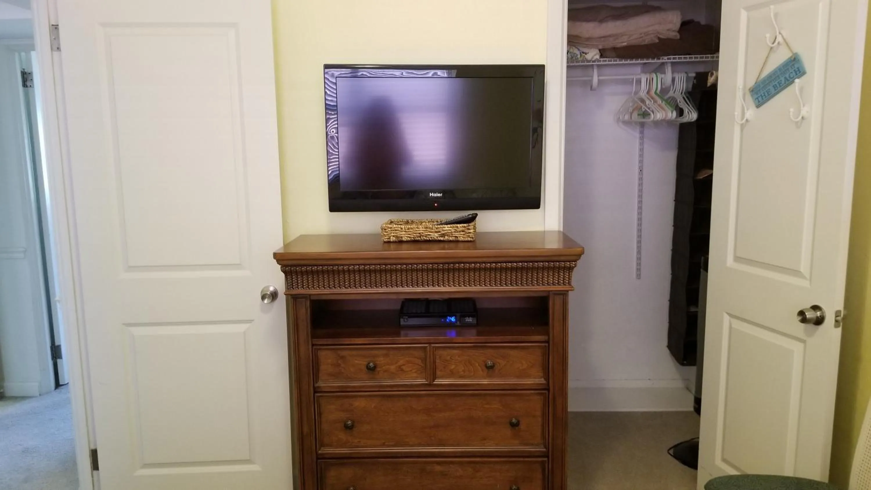 TV and multimedia in Gulf Winds Resort by Travel Resort Services