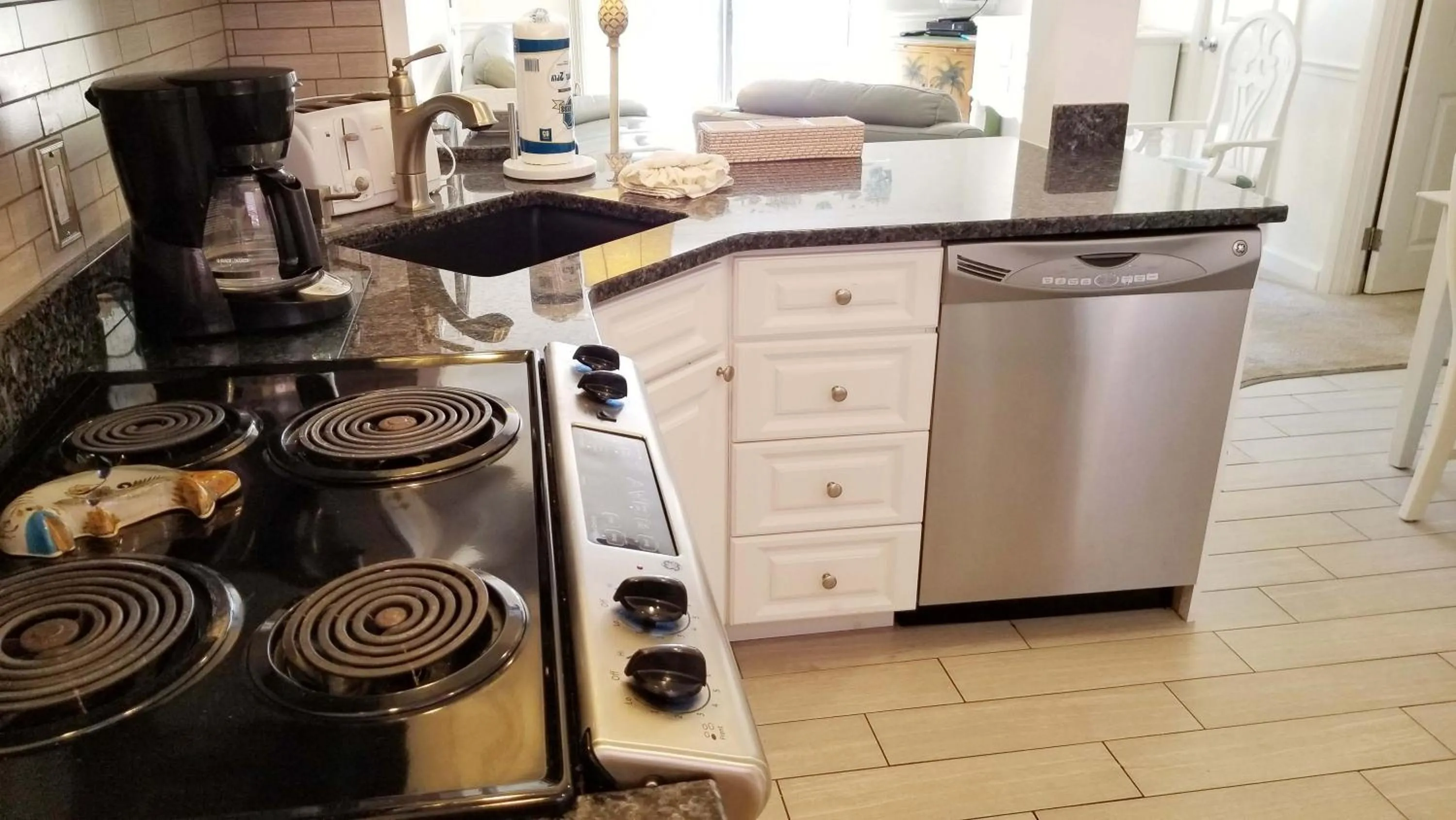 Kitchen or kitchenette in Gulf Winds Resort by Travel Resort Services