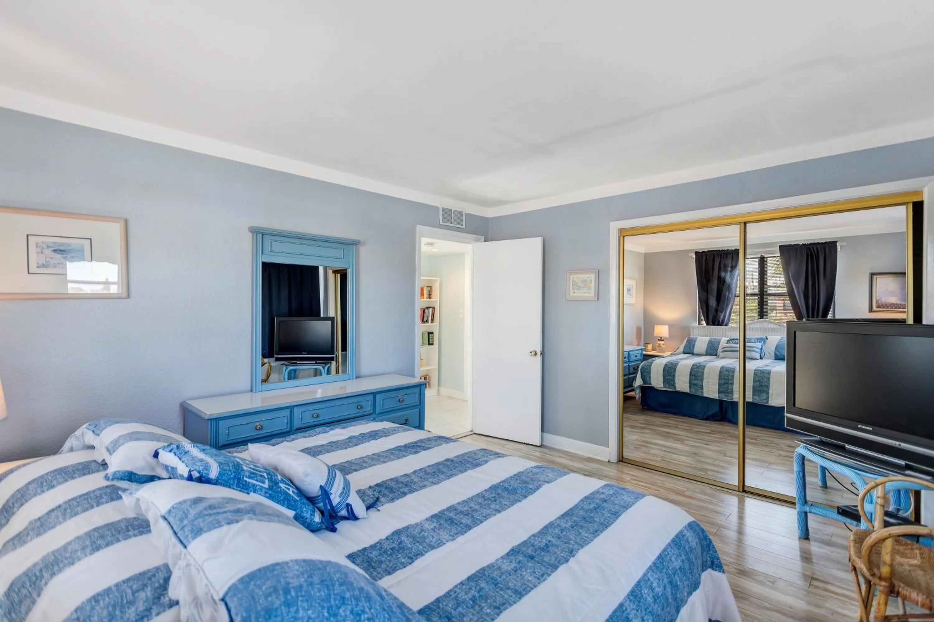 Bedroom, Bed in Gulf Winds Resort by Travel Resort Services