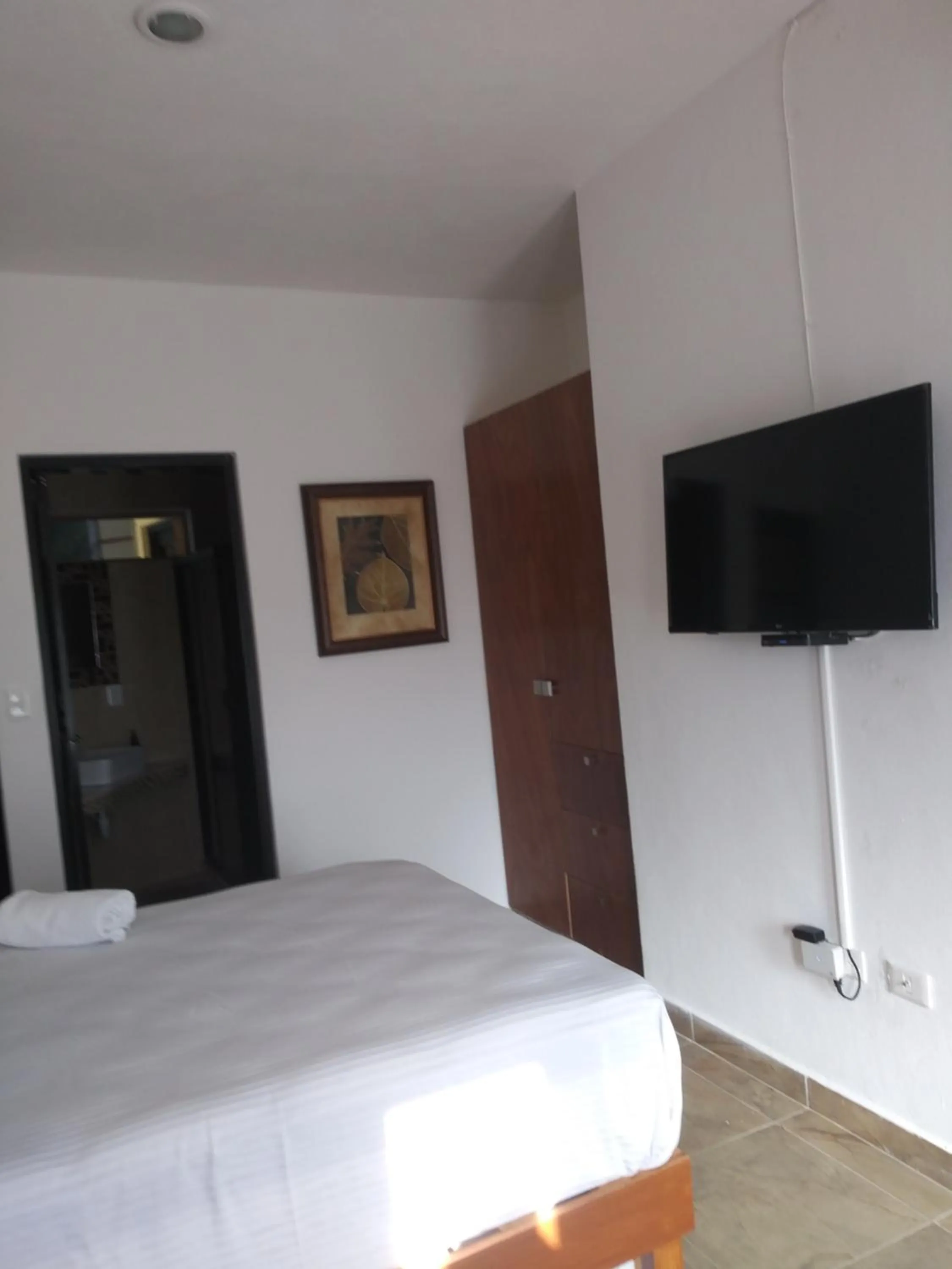 Photo of the whole room, Bed in Buenos Días Guest House