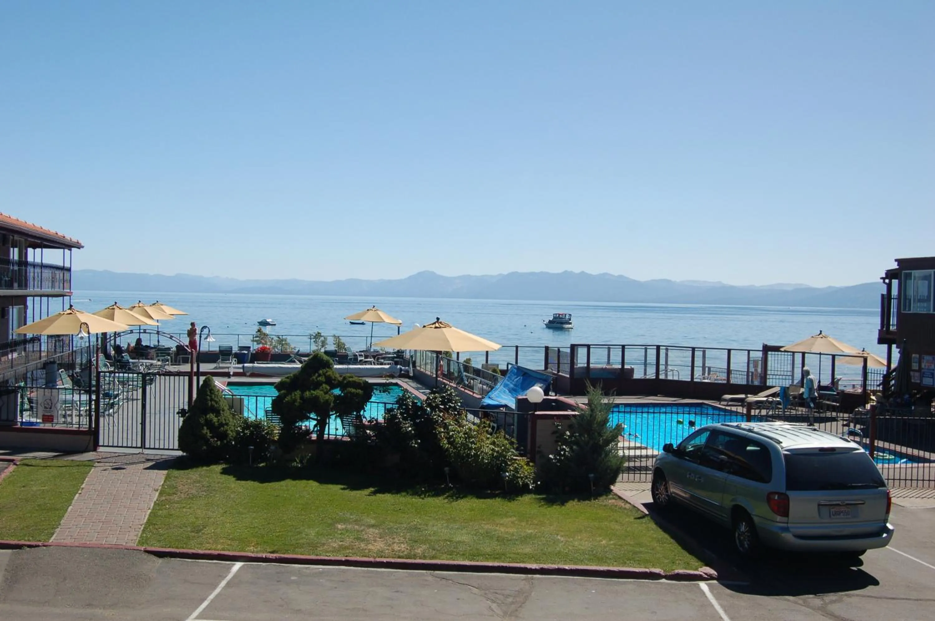 Swimming pool in Crown Motel