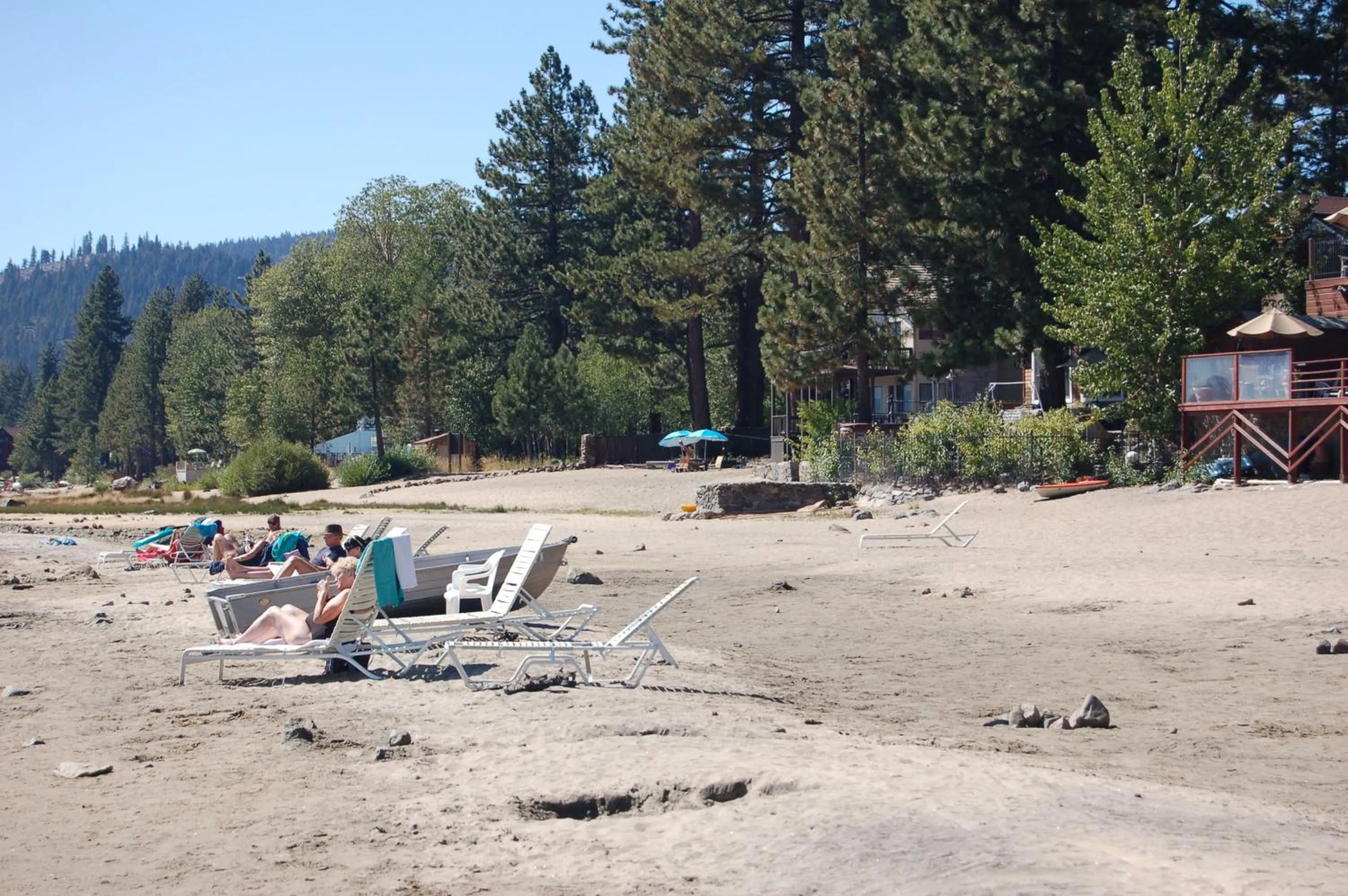 Area and facilities in Crown Motel