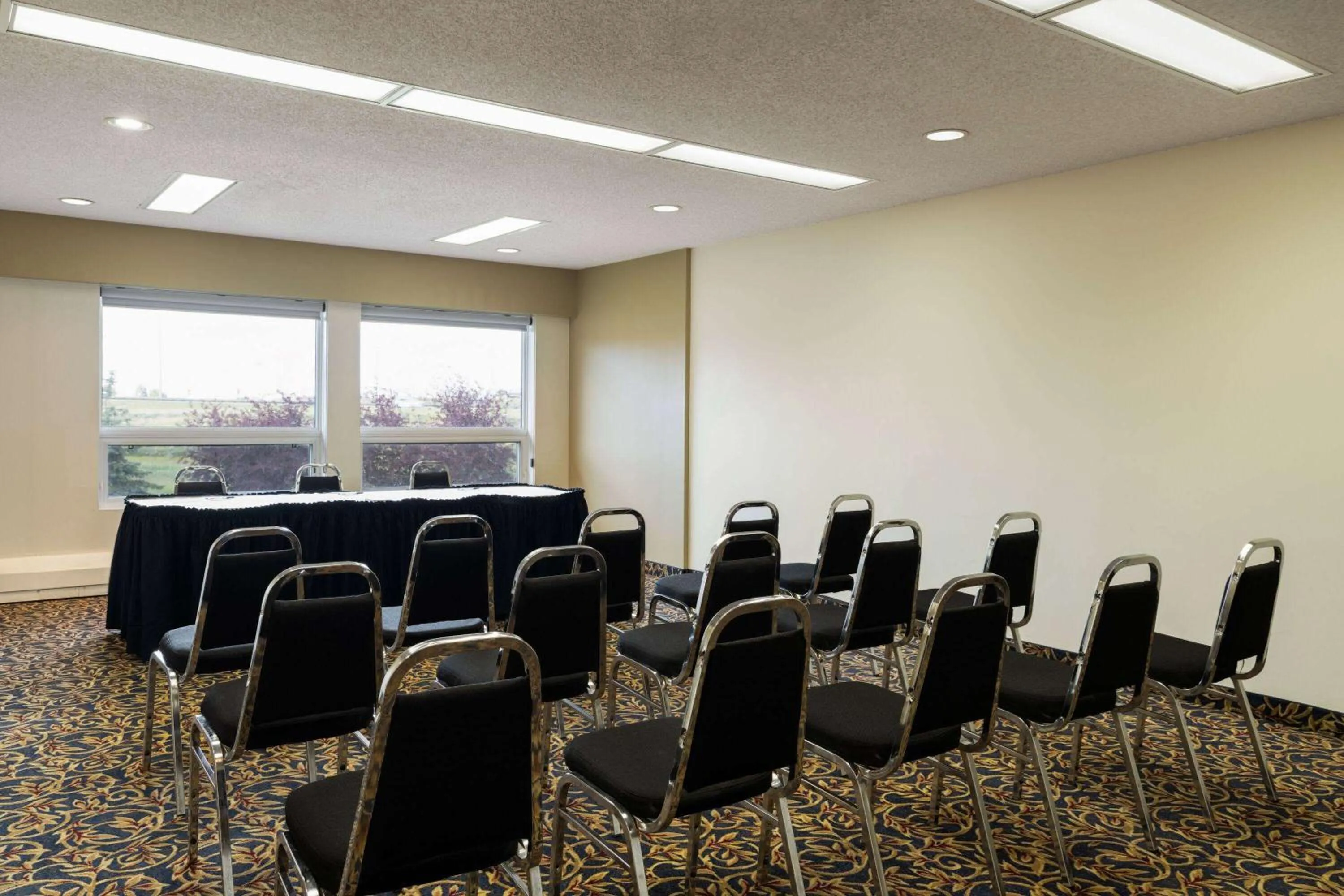 Meeting/conference room in Super 8 by Wyndham Sherwood Park/Edmonton Area