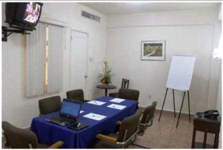 Meeting/conference room in Hotel 5a Avenida