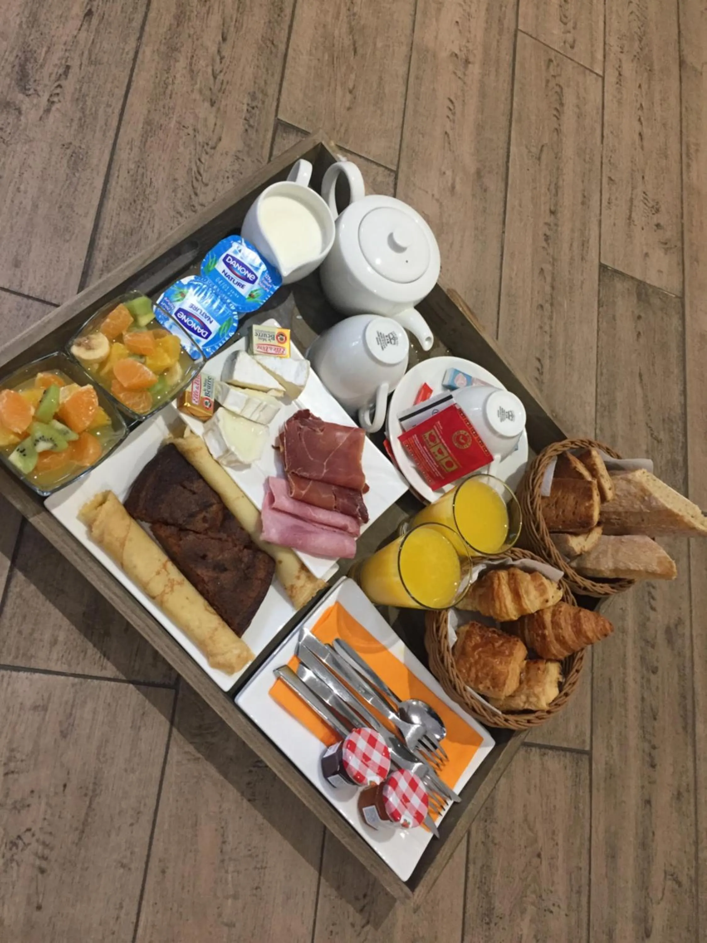 Breakfast in Hôtel Corniche du Liouquet