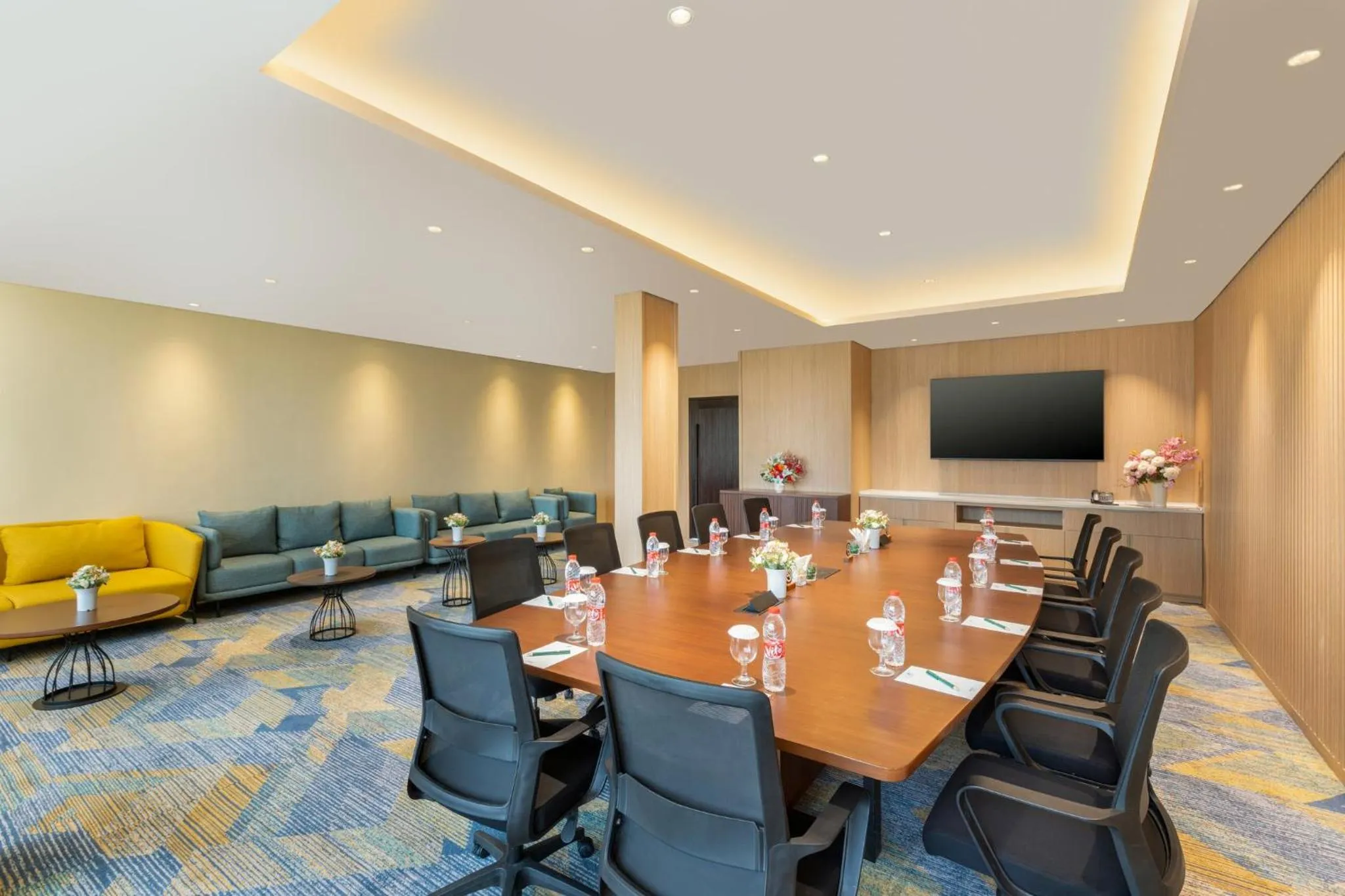 Meeting/conference room in Holiday Inn Lampung Bukit Randu by IHG