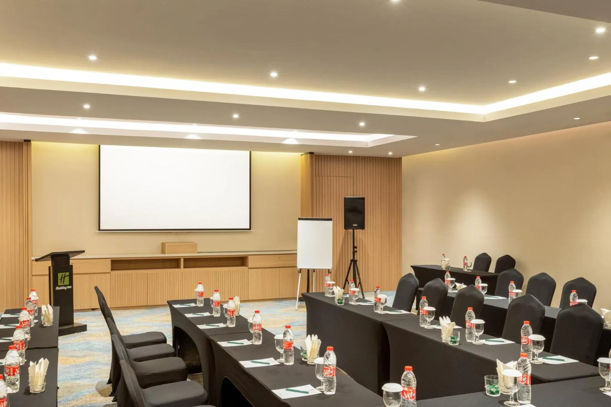 Meeting/conference room in Holiday Inn Lampung Bukit Randu by IHG