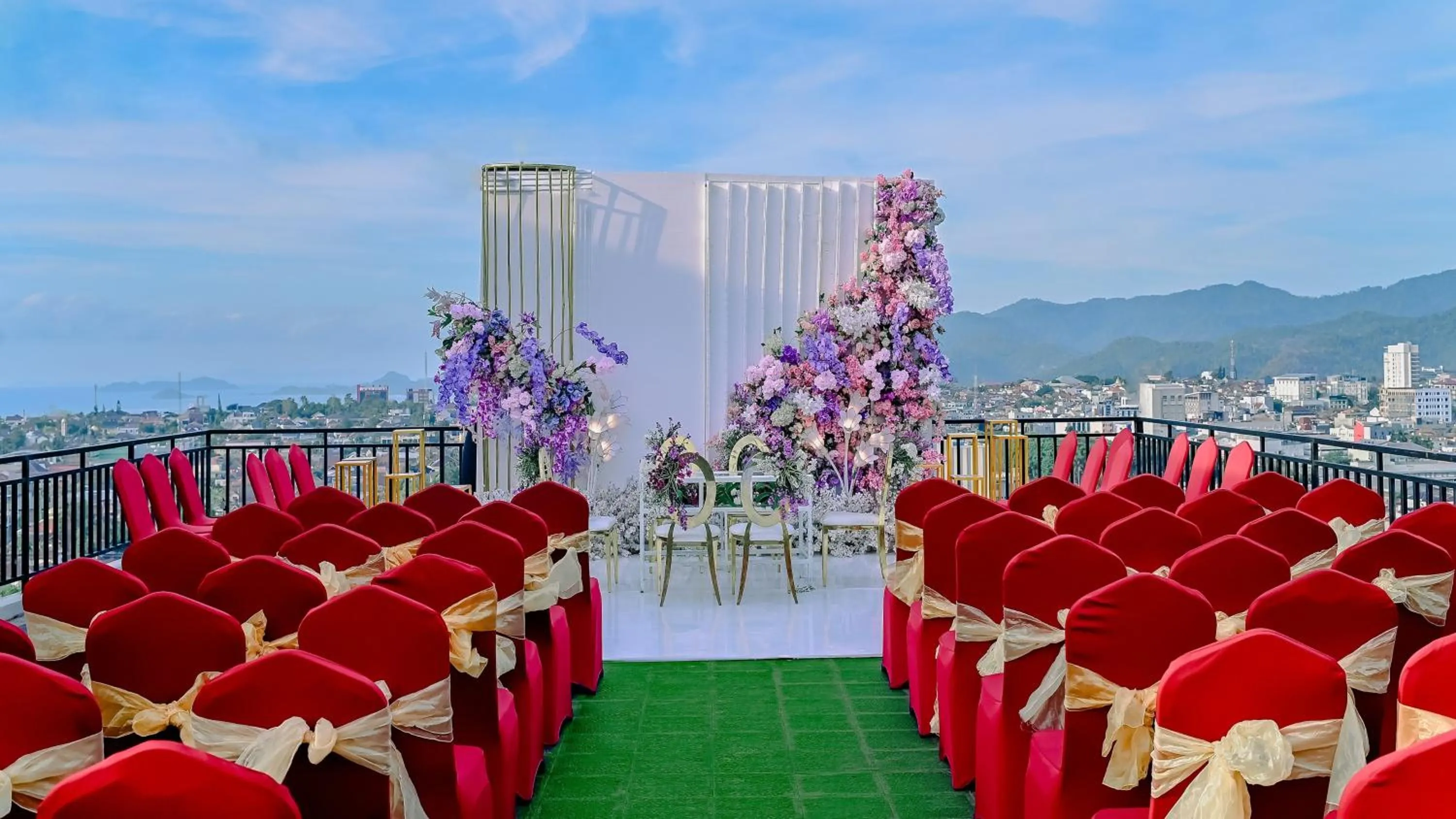 Meeting/conference room in Holiday Inn Lampung Bukit Randu by IHG