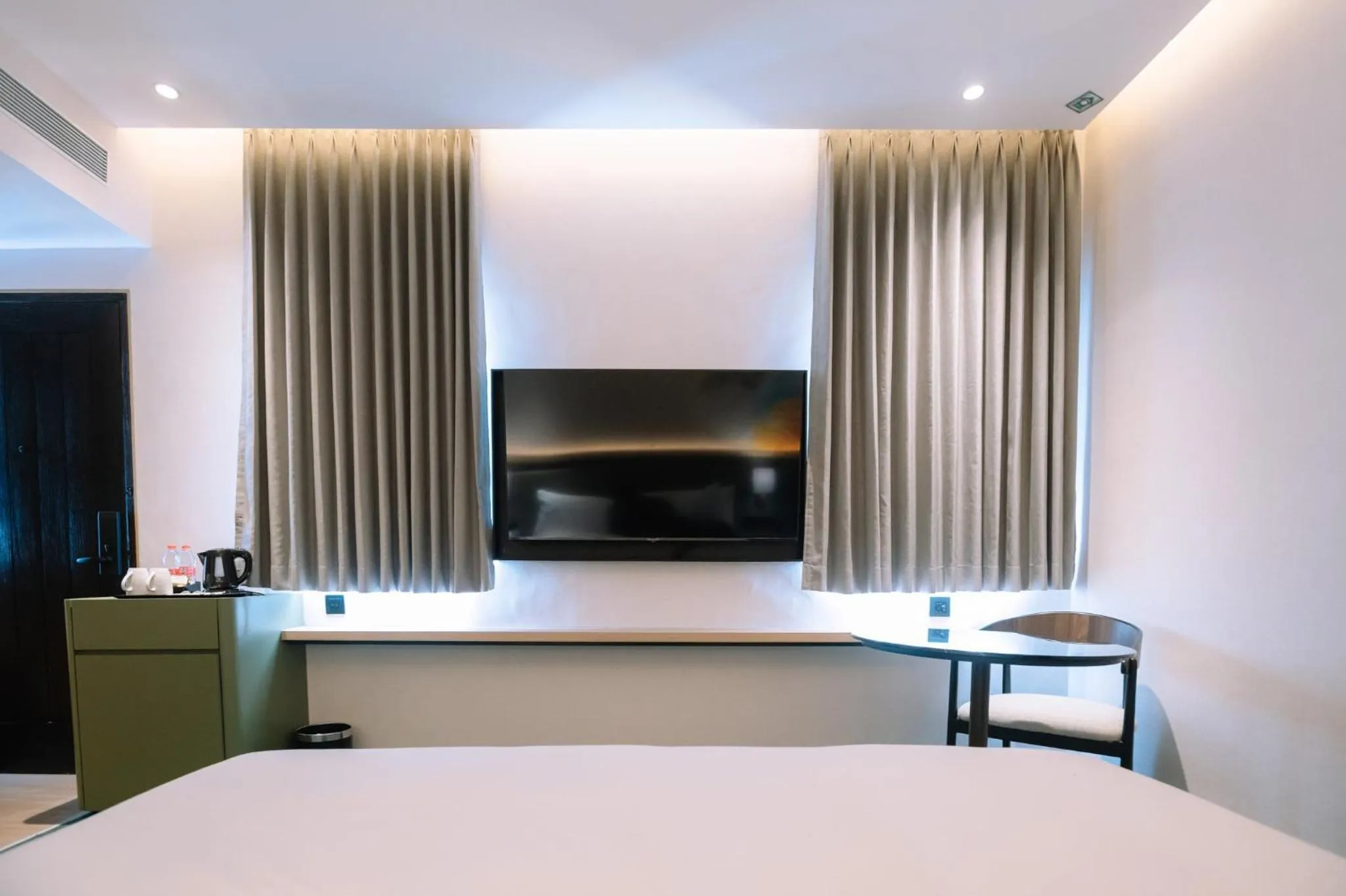 Photo of the whole room, Bed in Holiday Inn Lampung Bukit Randu by IHG