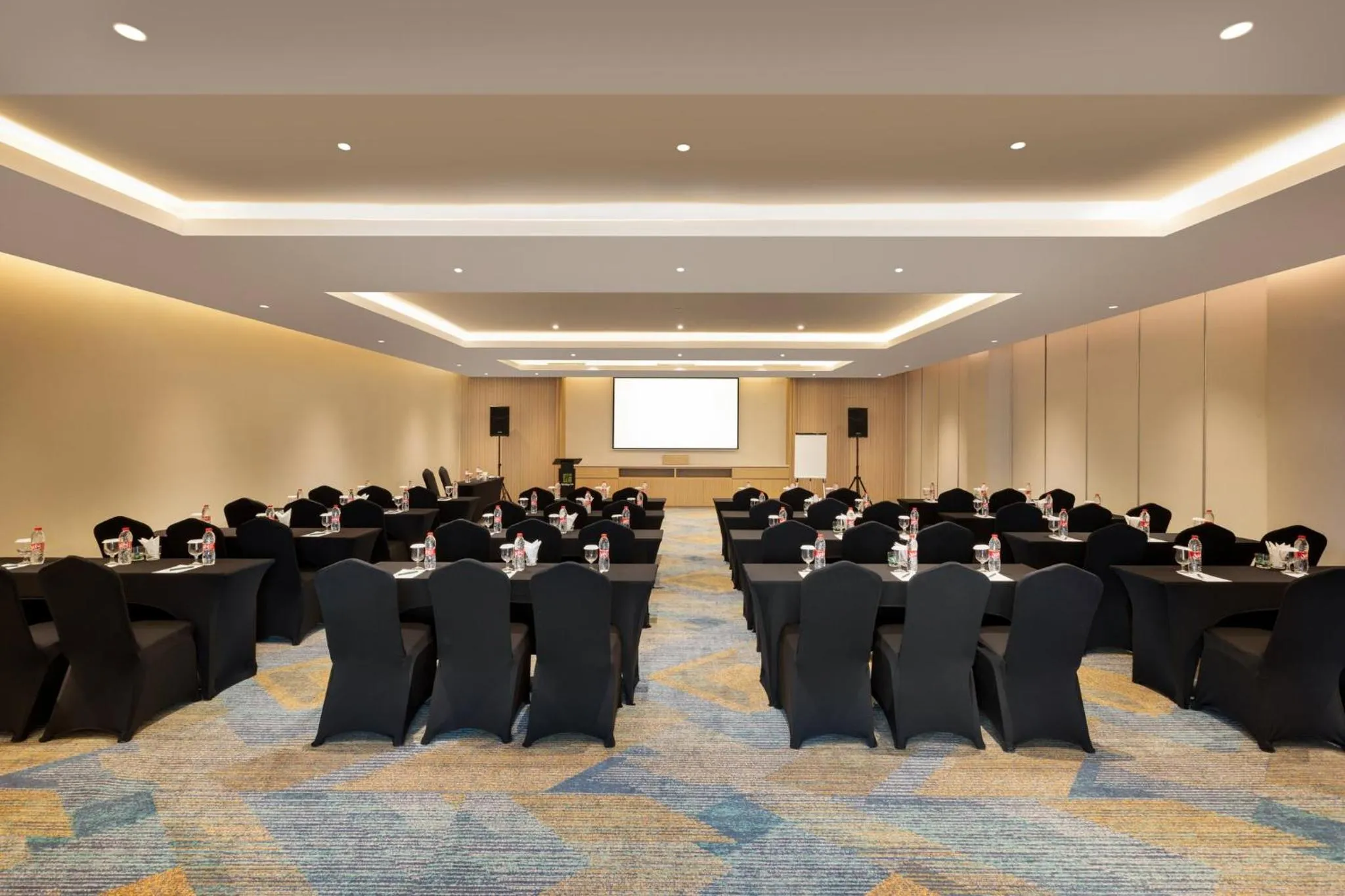 Meeting/conference room in Holiday Inn Lampung Bukit Randu by IHG