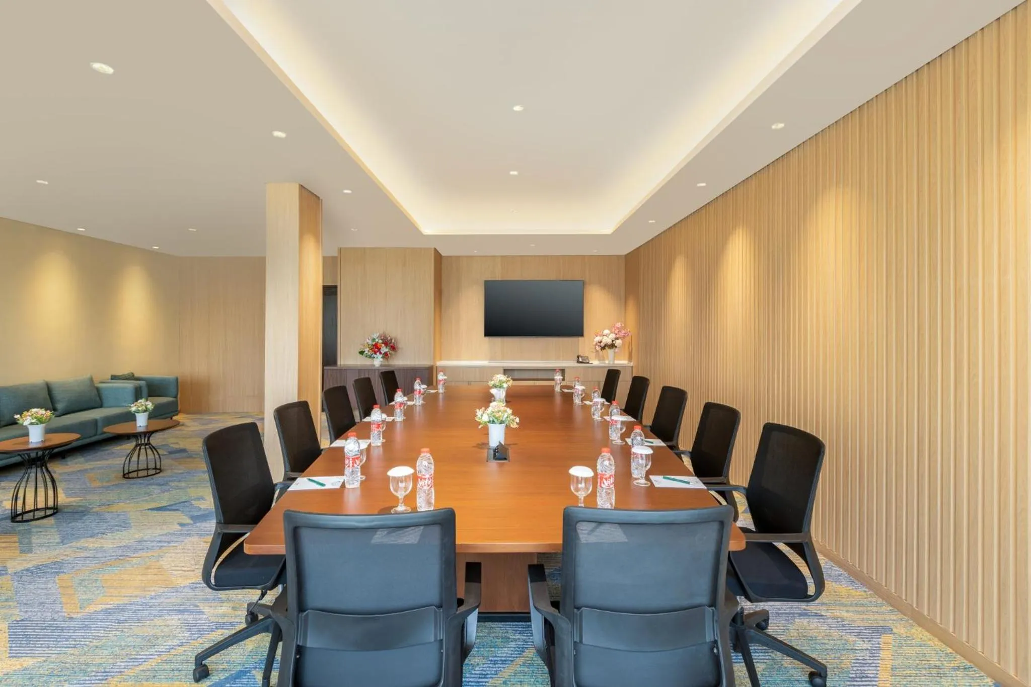 Meeting/conference room in Holiday Inn Lampung Bukit Randu by IHG