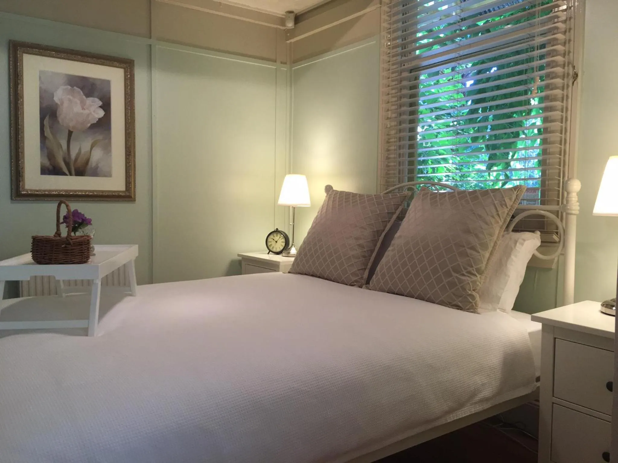 Decorative detail, Bed in Charnwood Cottages in Warburton