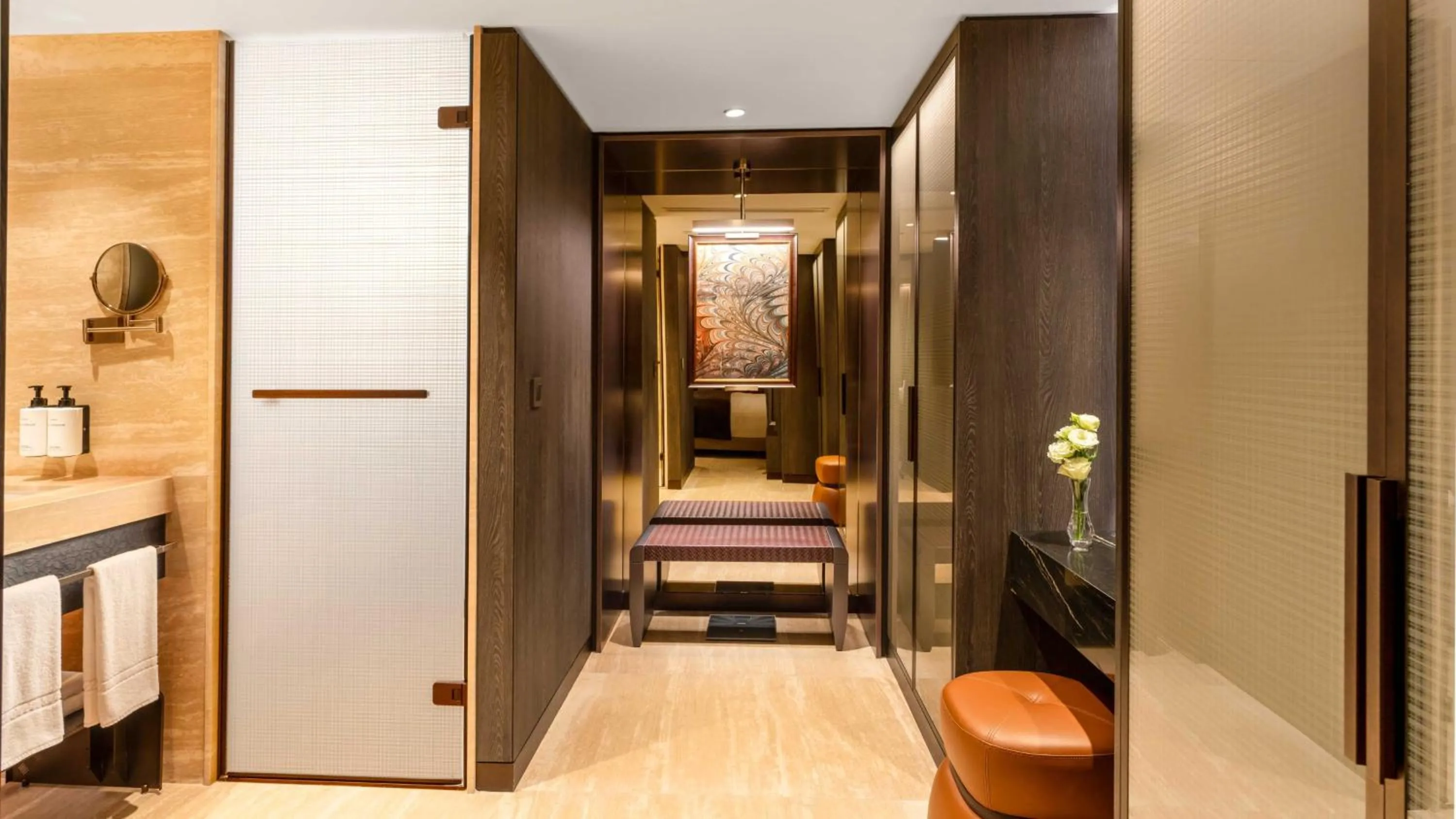 Photo of the whole room in InterContinental Istanbul by IHG