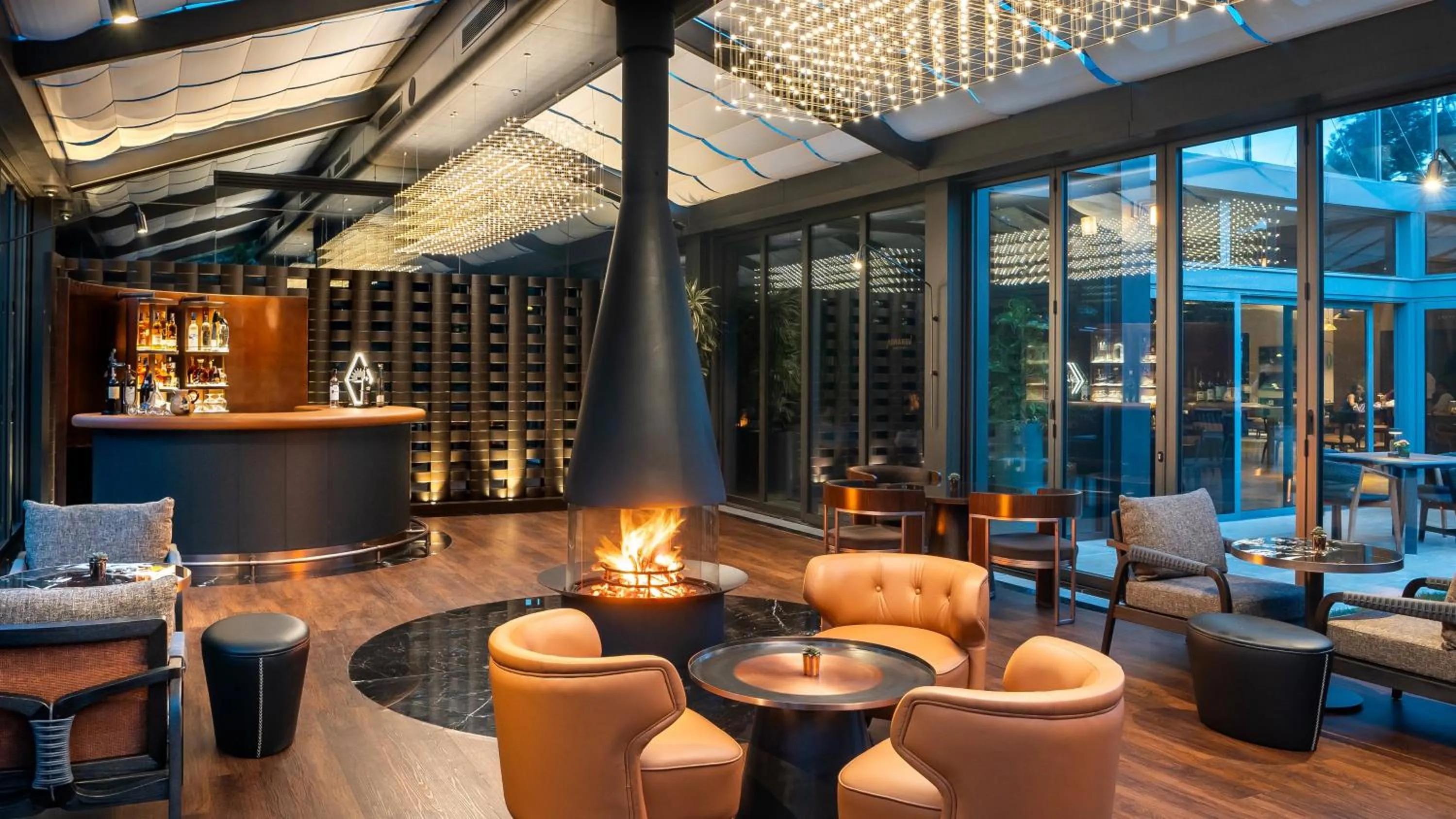 Lounge or bar in InterContinental Istanbul by IHG