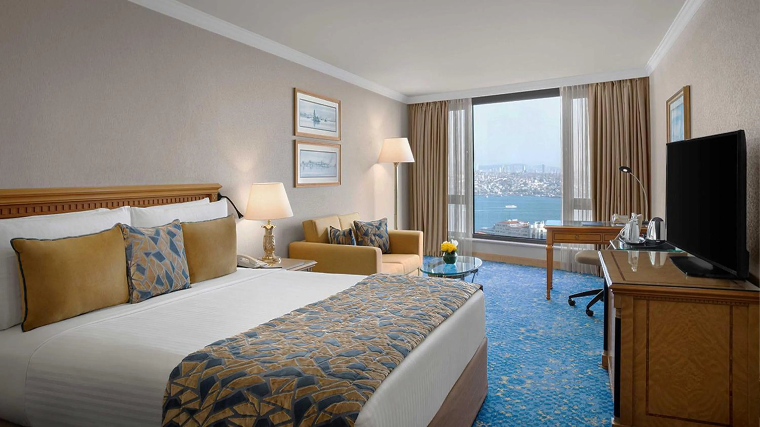 Photo of the whole room, Bed in InterContinental Istanbul by IHG