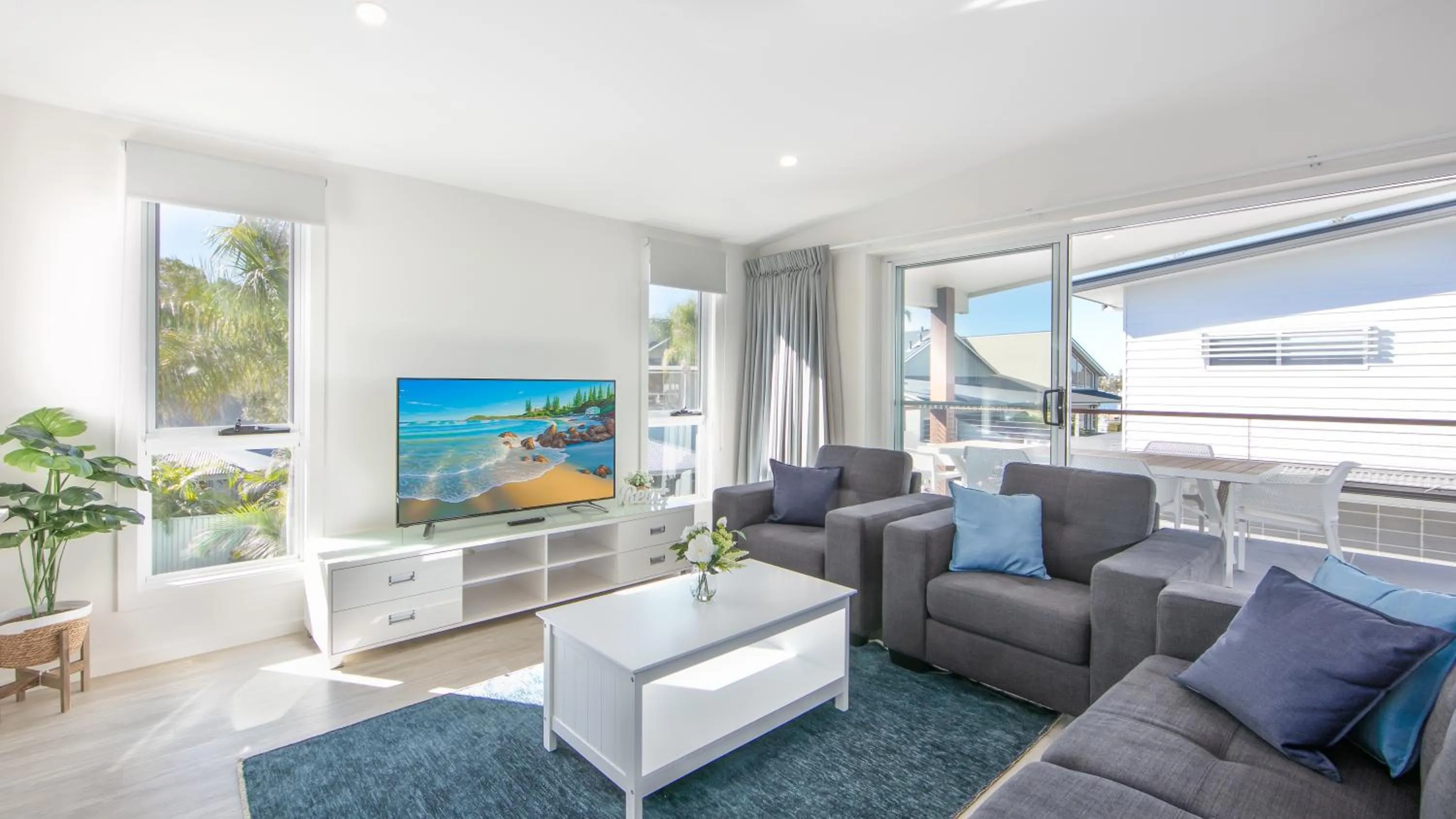 Living room in Moby Dick Waterfront Resort Motel