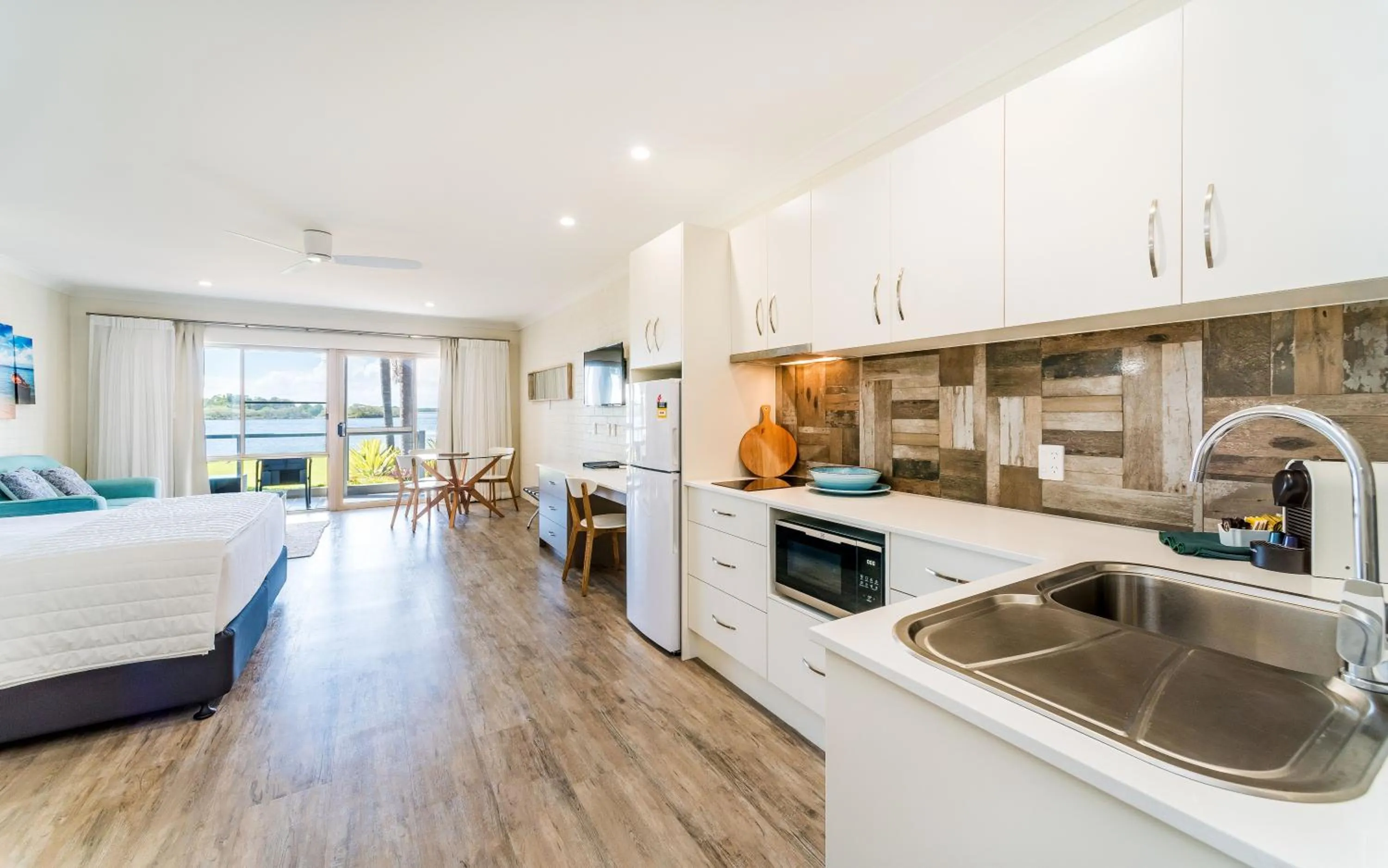 Coffee/tea facilities in Moby Dick Waterfront Resort Motel