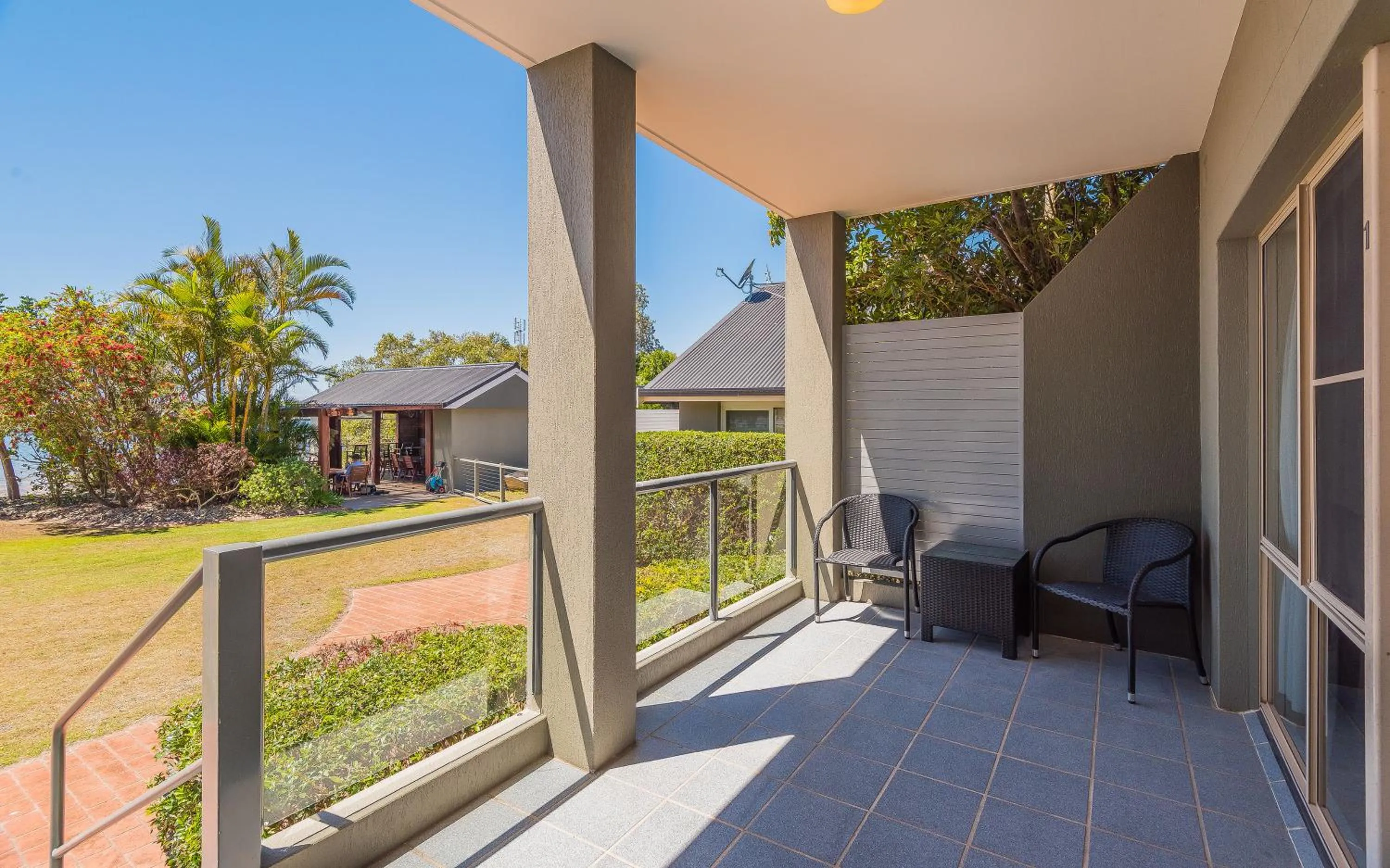 Balcony/Terrace in Moby Dick Waterfront Resort Motel