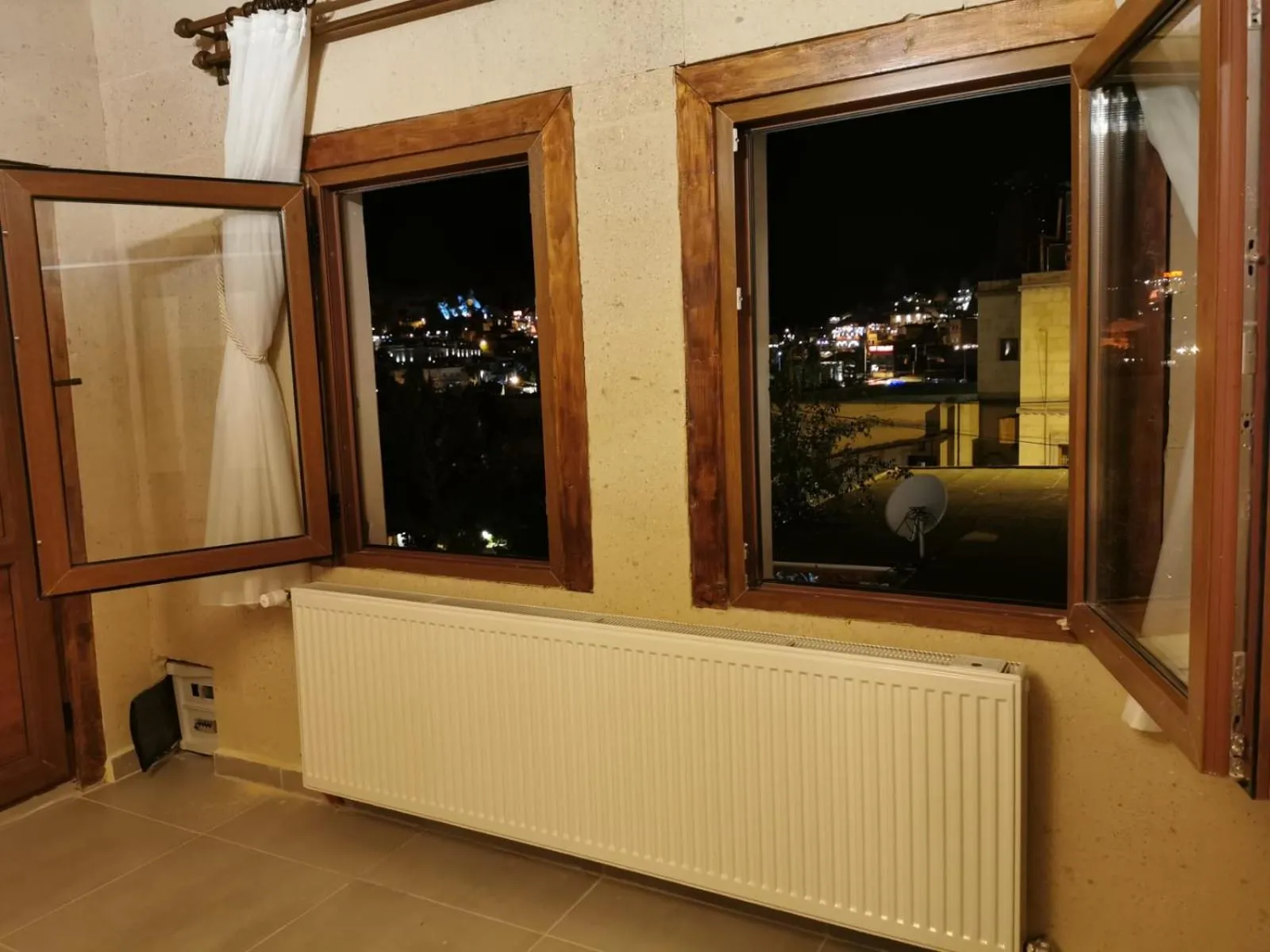 Night in Falcon Cave Suites