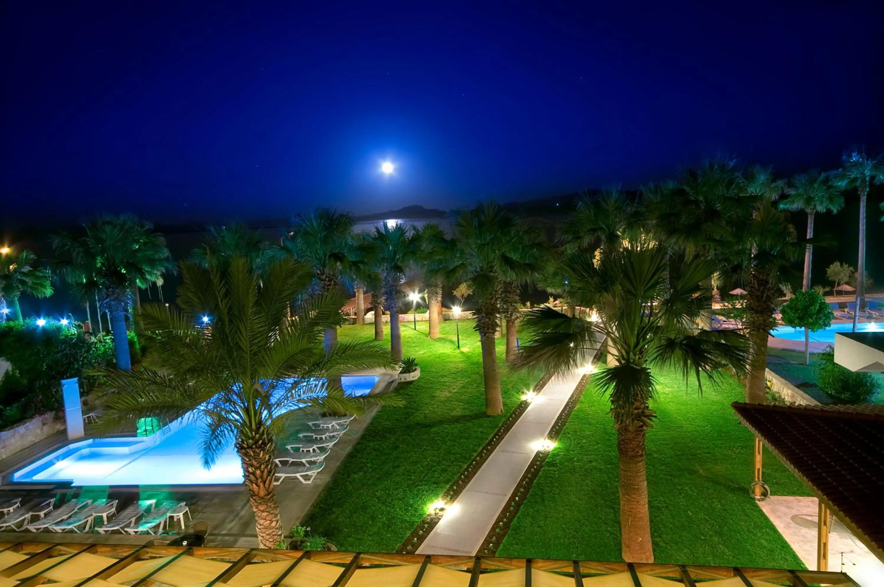 Swimming pool in My Marina Select Hotel