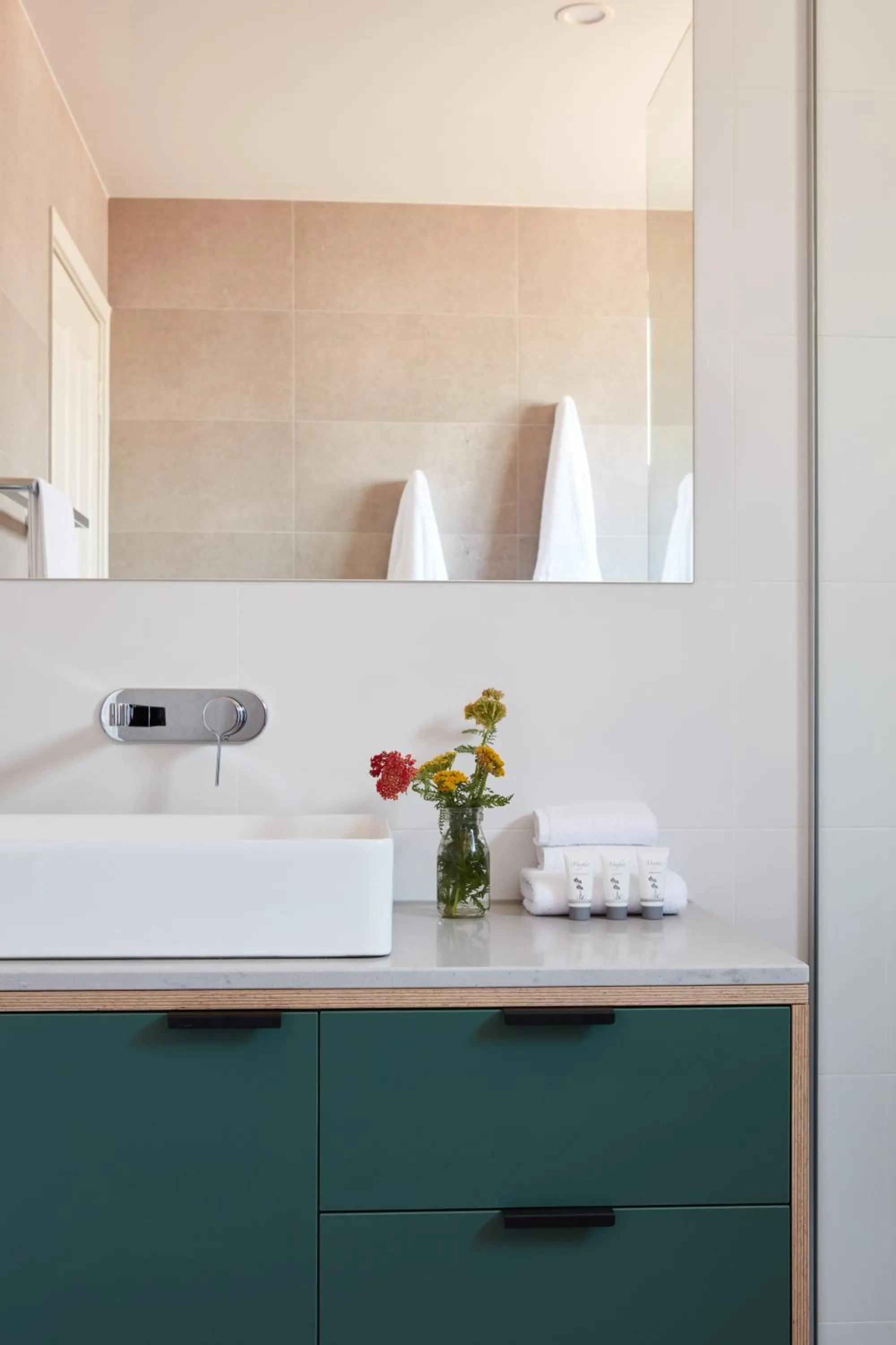 Bathroom in Goldfield Holiday Units