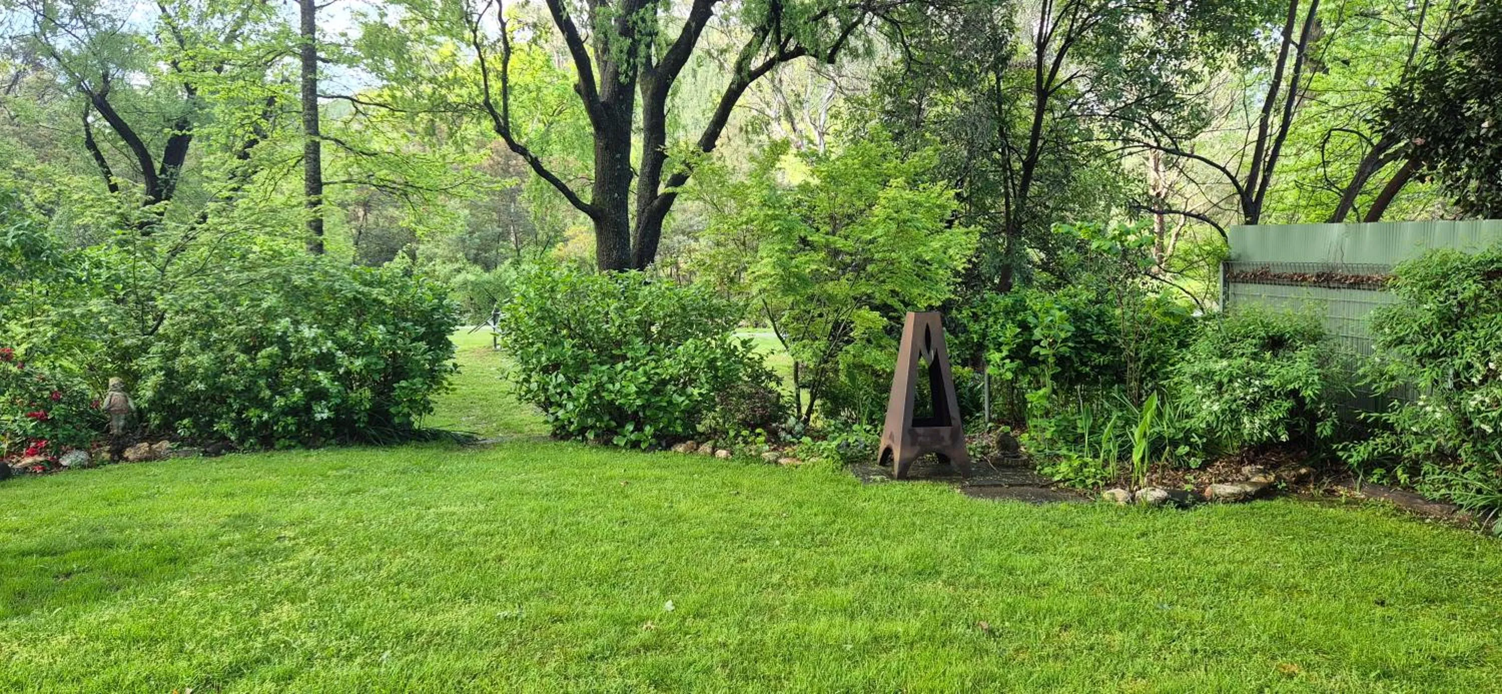 Garden in Goldfield Holiday Units