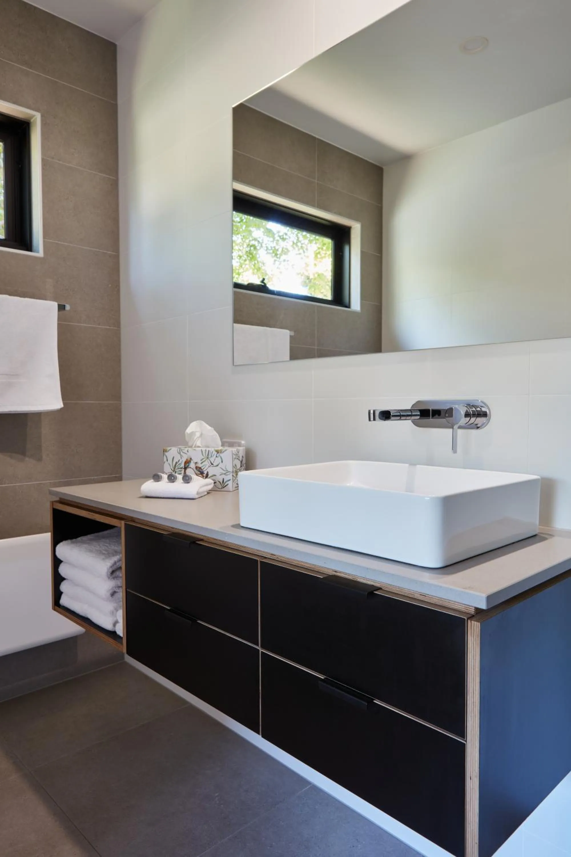 Bathroom in Goldfield Holiday Units