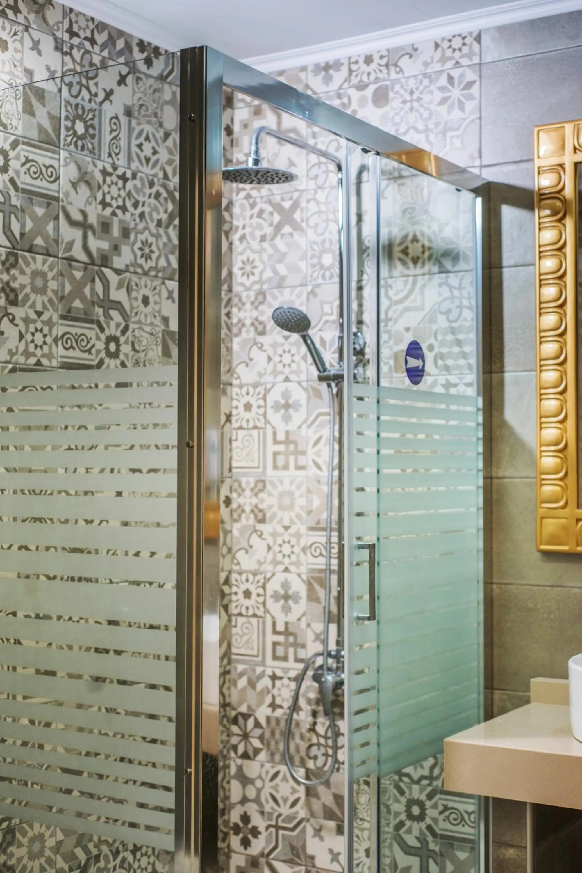 Shower in Stefania Studios by Estia