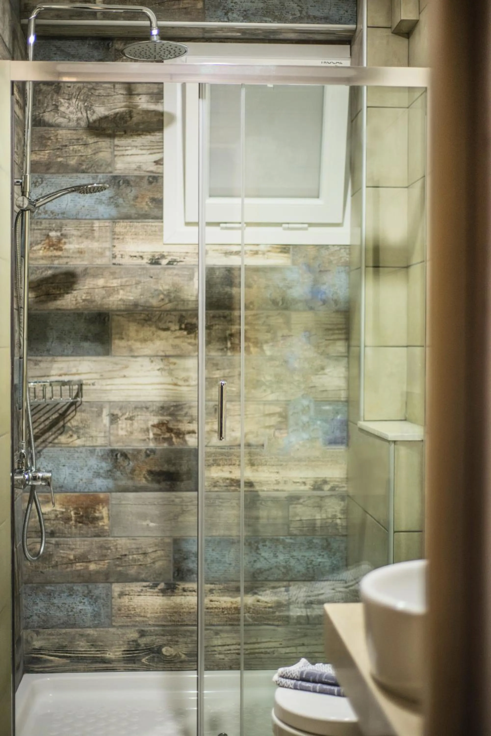 Shower in Stefania Studios by Estia