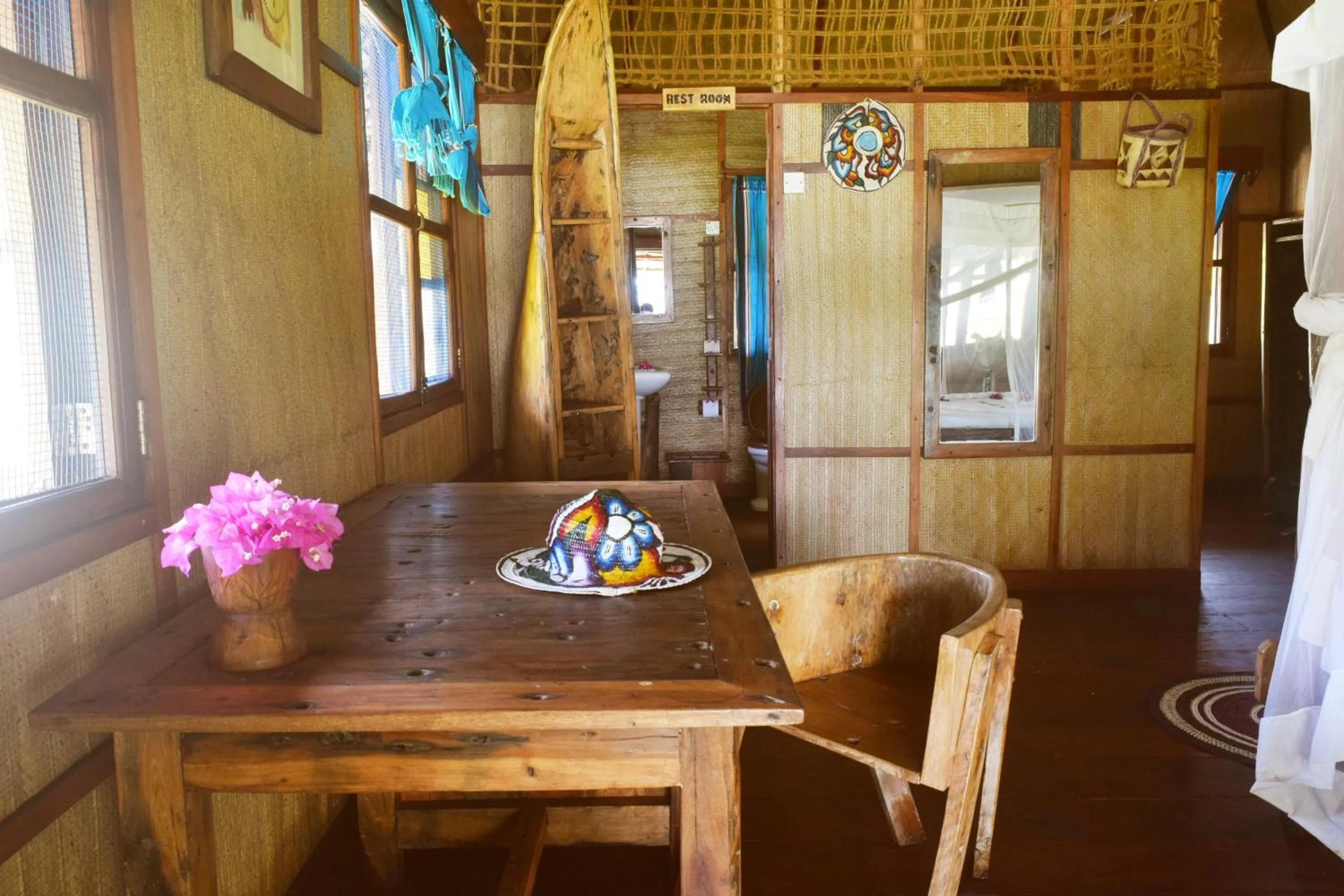 Living room in Pemba Eco Lodge