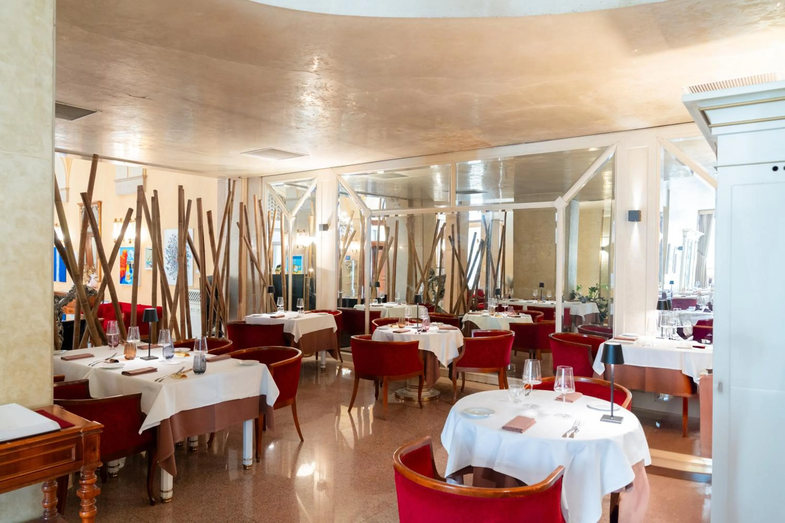 Restaurant/places to eat in Hotel Vittoria