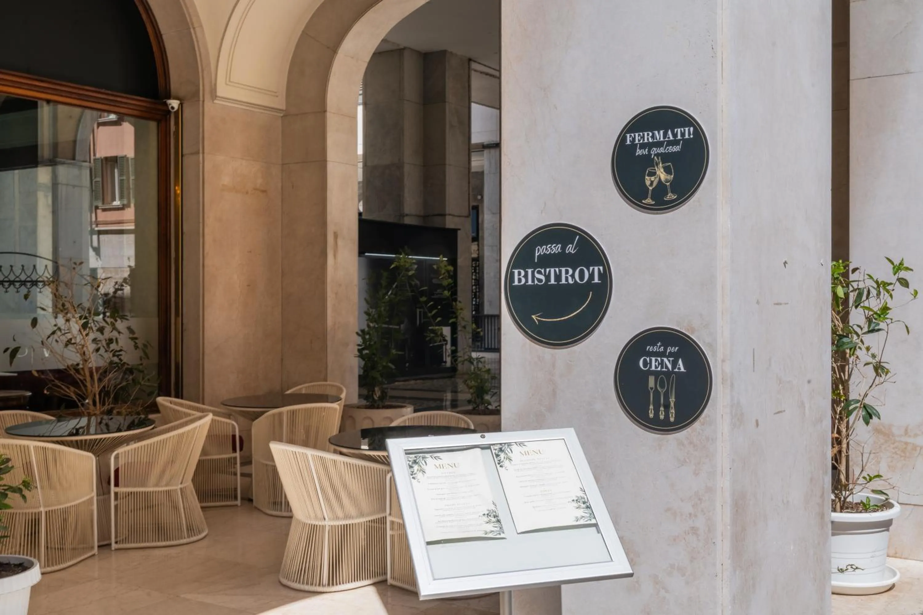 Restaurant/places to eat in Hotel Vittoria