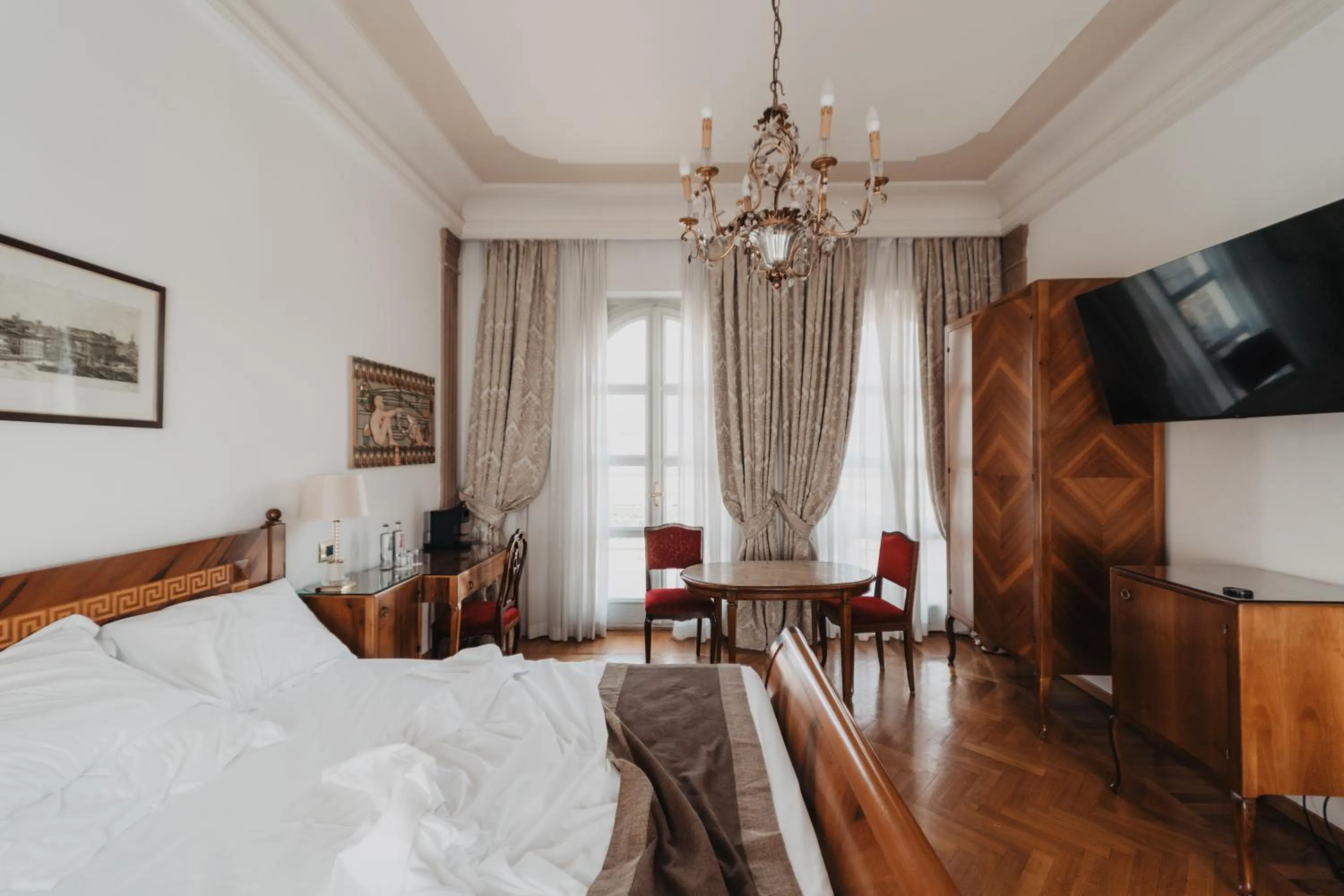 Bedroom, Bed in Hotel Vittoria