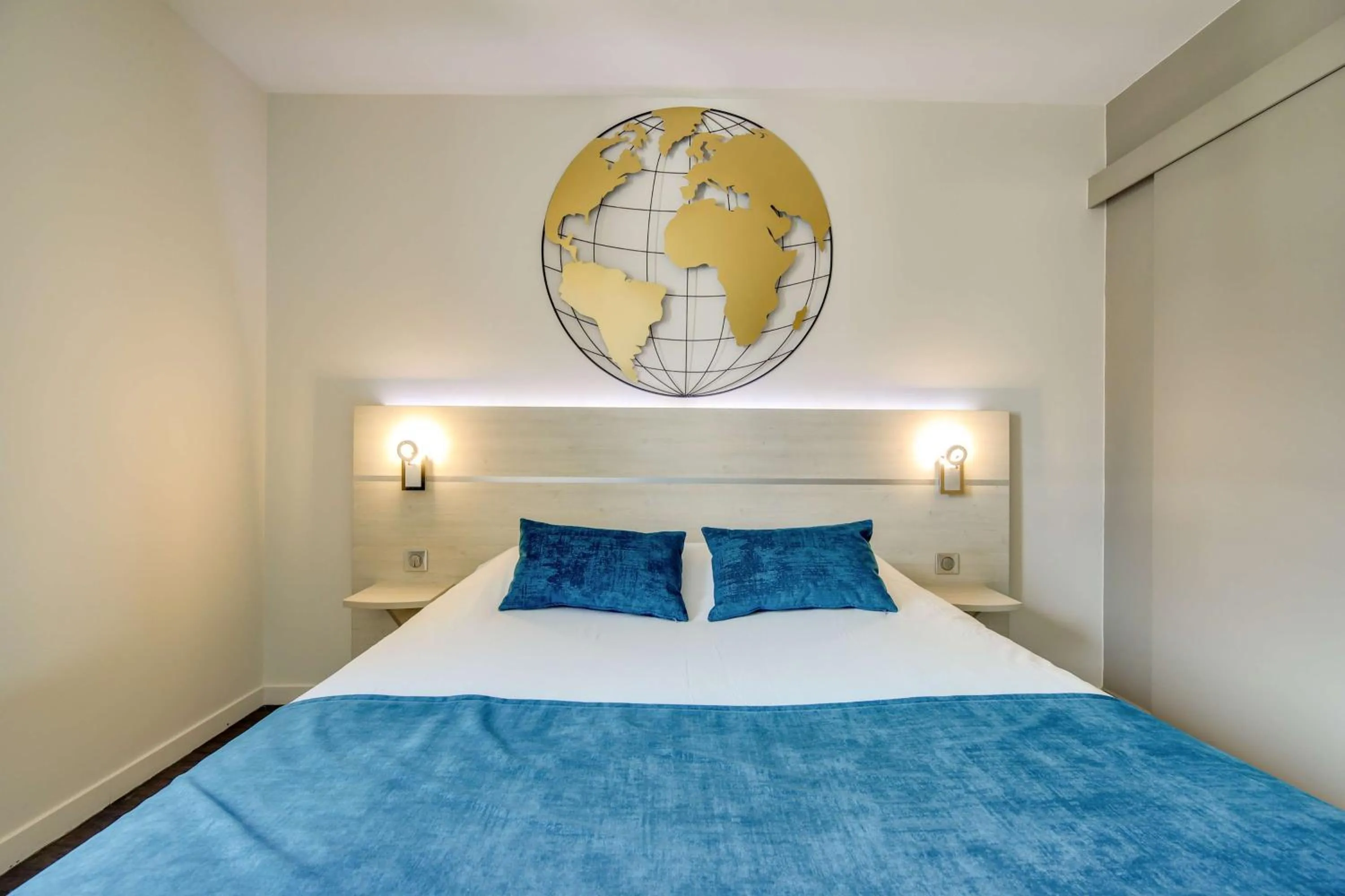 Bedroom, Bed in Brit Hotel Confort Saint-Dizier