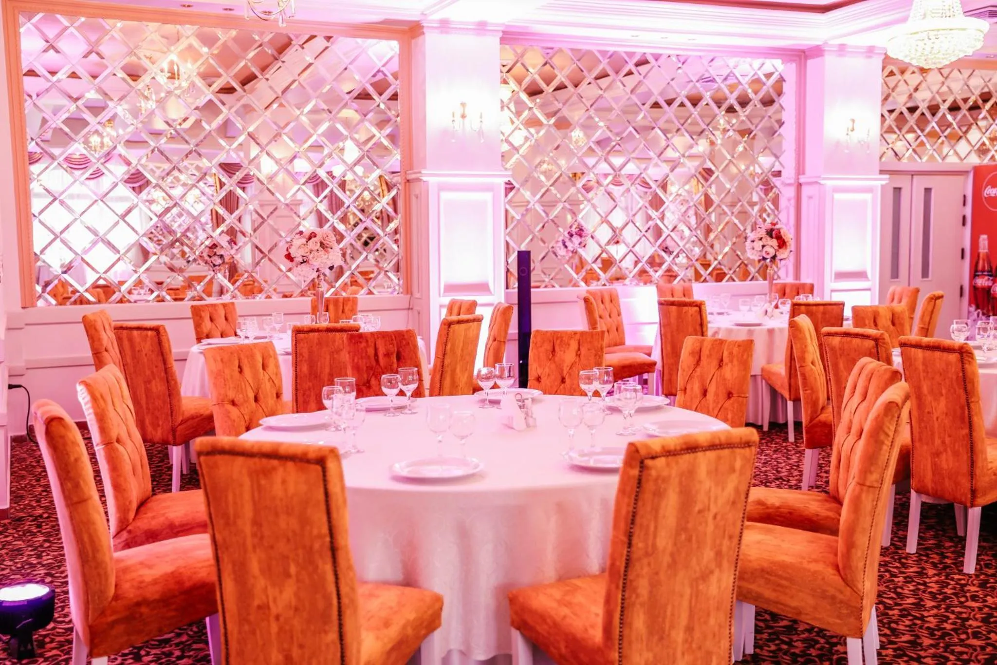 Restaurant/places to eat in Hotel Polaris