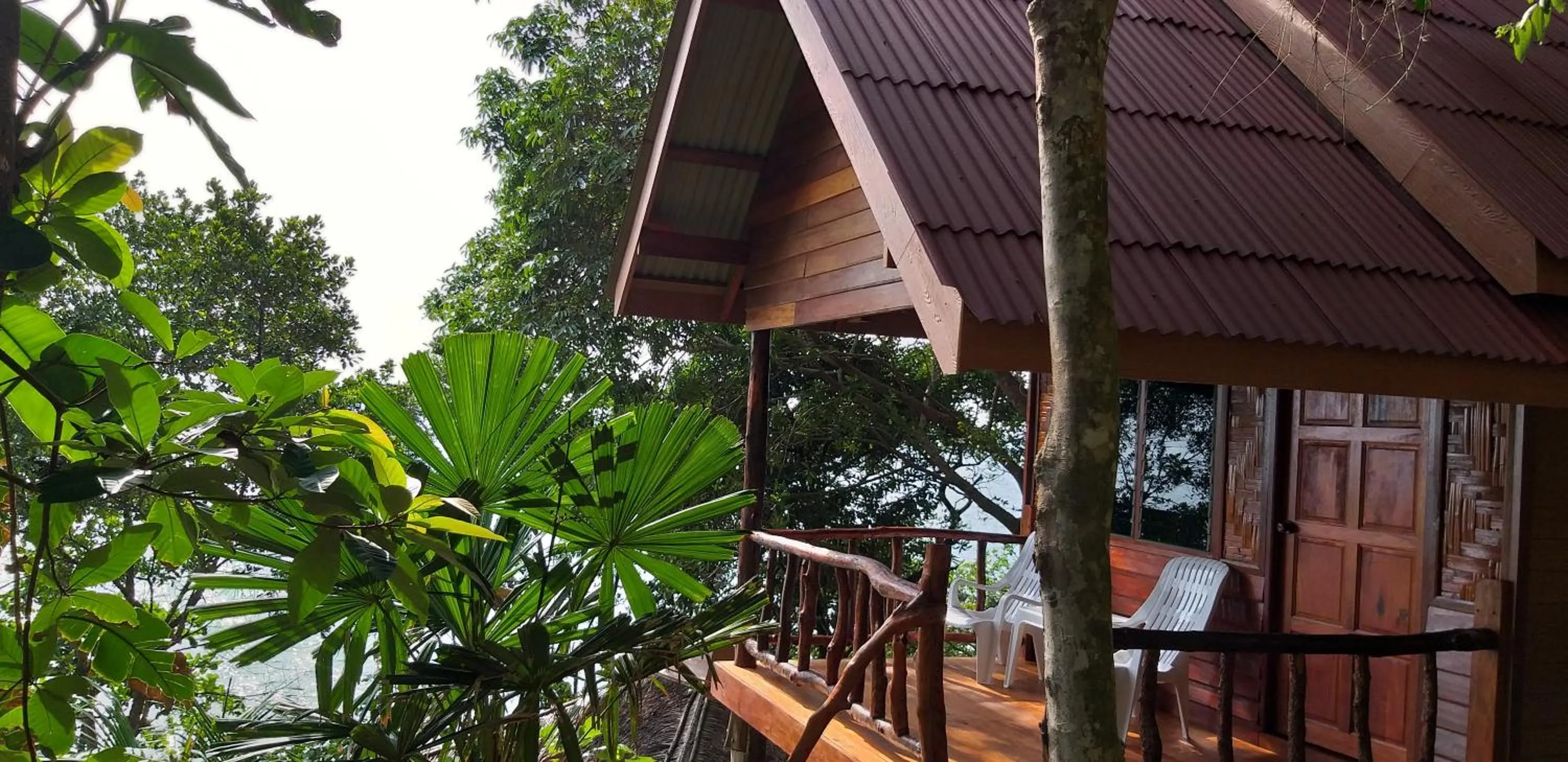 Photo of the whole room in Jungle Hill Beach Bungalow